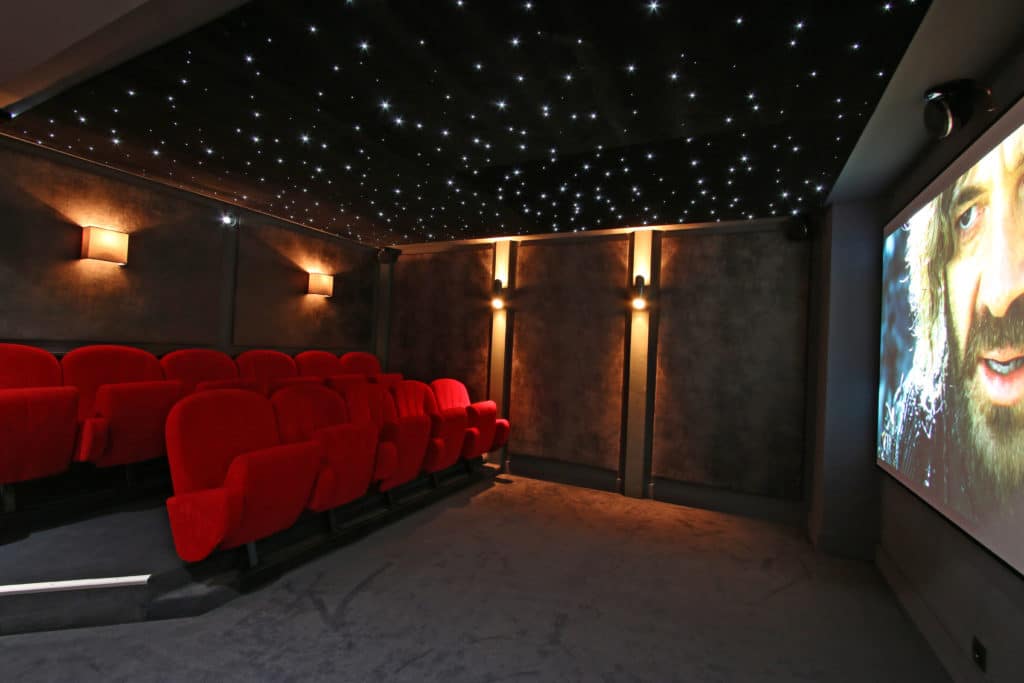 Кинотеатр в роскошном лыжном шале Aster в Куршевеле 1650