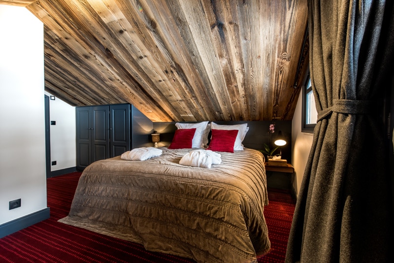 Bedroom 1 In Luxury Ski Chalet Tomkins In Meribel 2