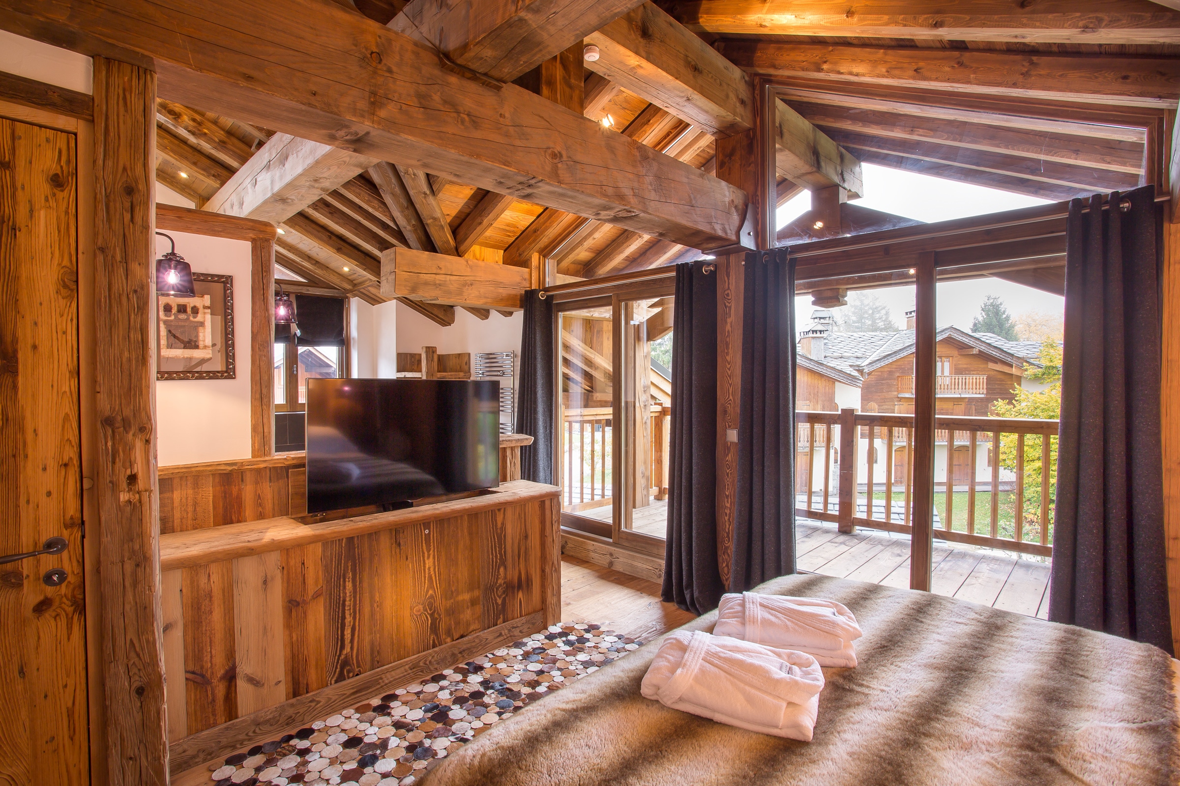 Bedroom One Luxury Ski Chalet Loup Blanc Courchevel Le Praz
