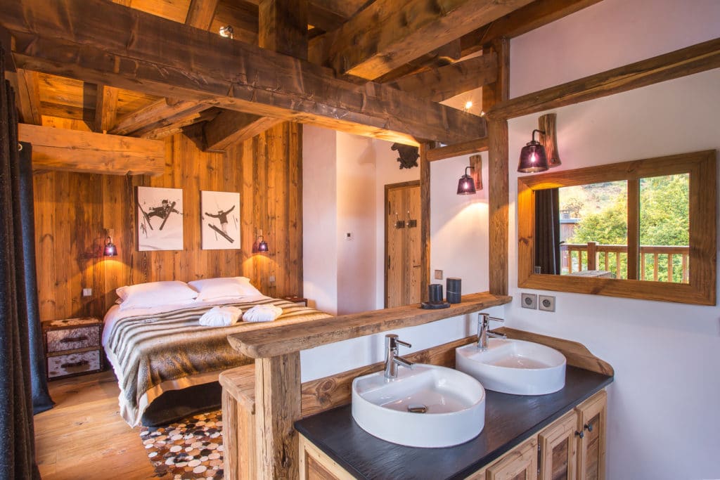 Спальня 1 с ванной Роскошное лыжное шале Loup Blanc Courchevel Le Praz