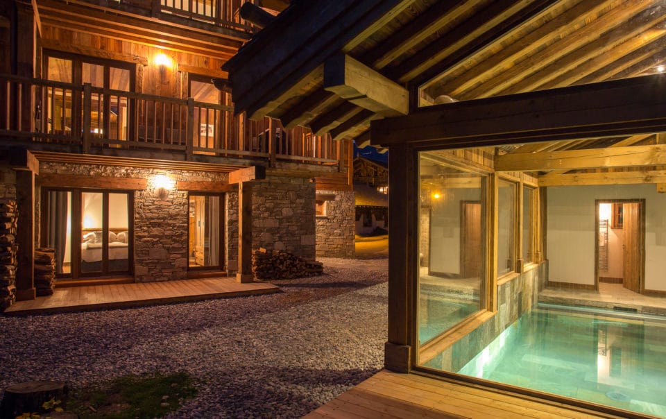 Swimming Pool And Exterior View Luxury Ski Chalet Loup Blanc Courchevel Le Praz