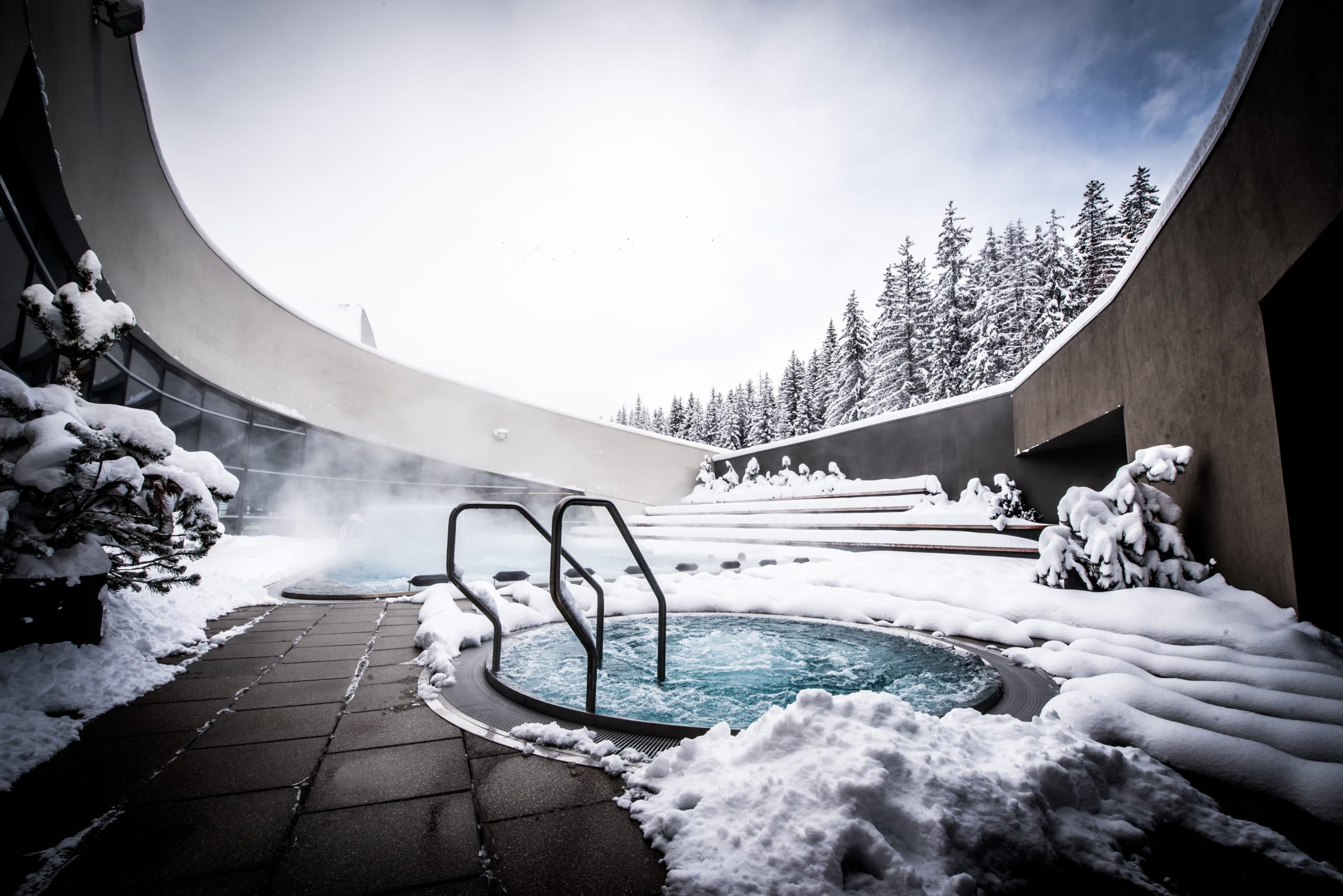 Aller à la médiathèque Aquamotion à Courchevel depuis nos chalets de ski de luxe