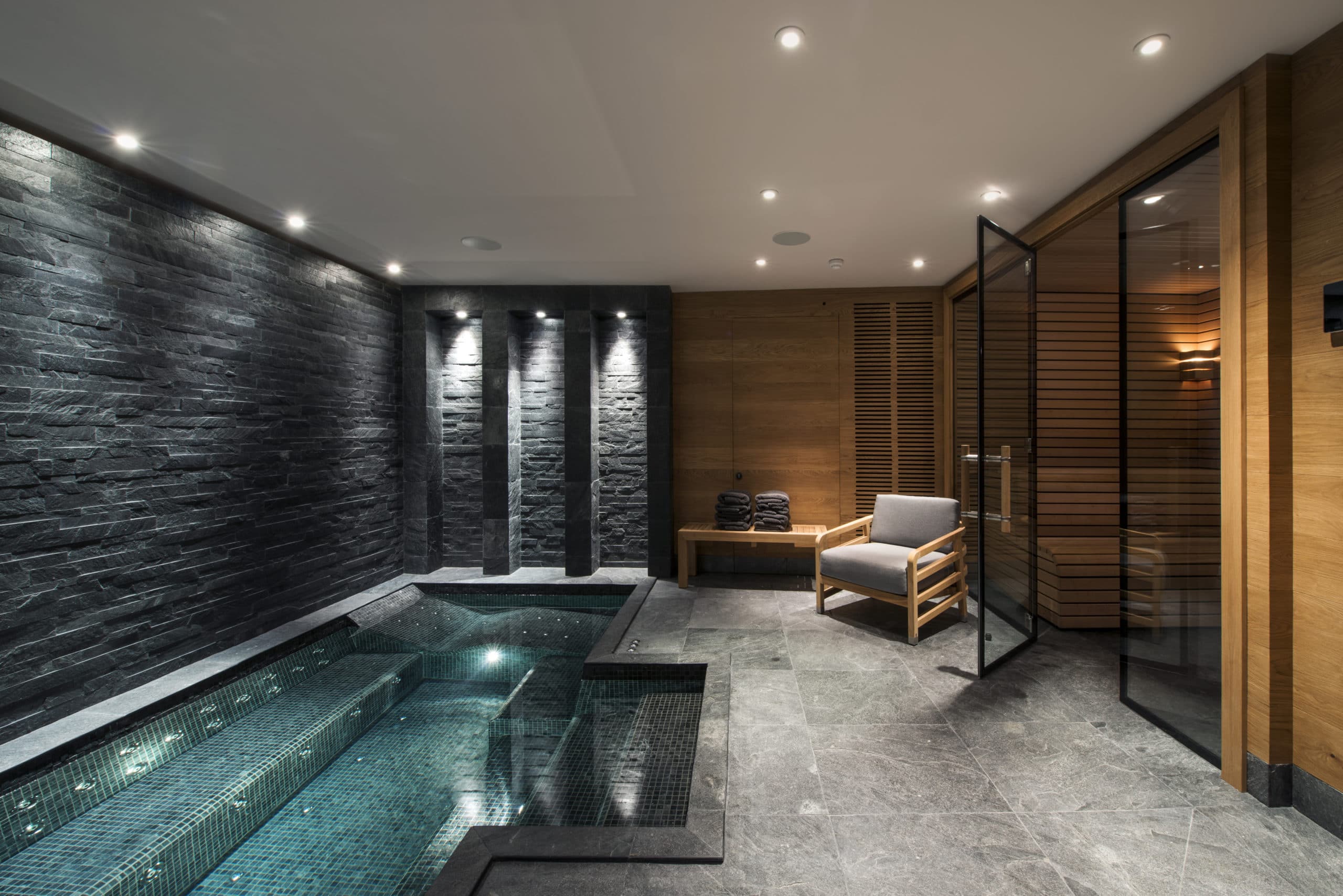 22. Spa Swimming pool Chalet Le Grenier Luxury Ski Chalet Meribel