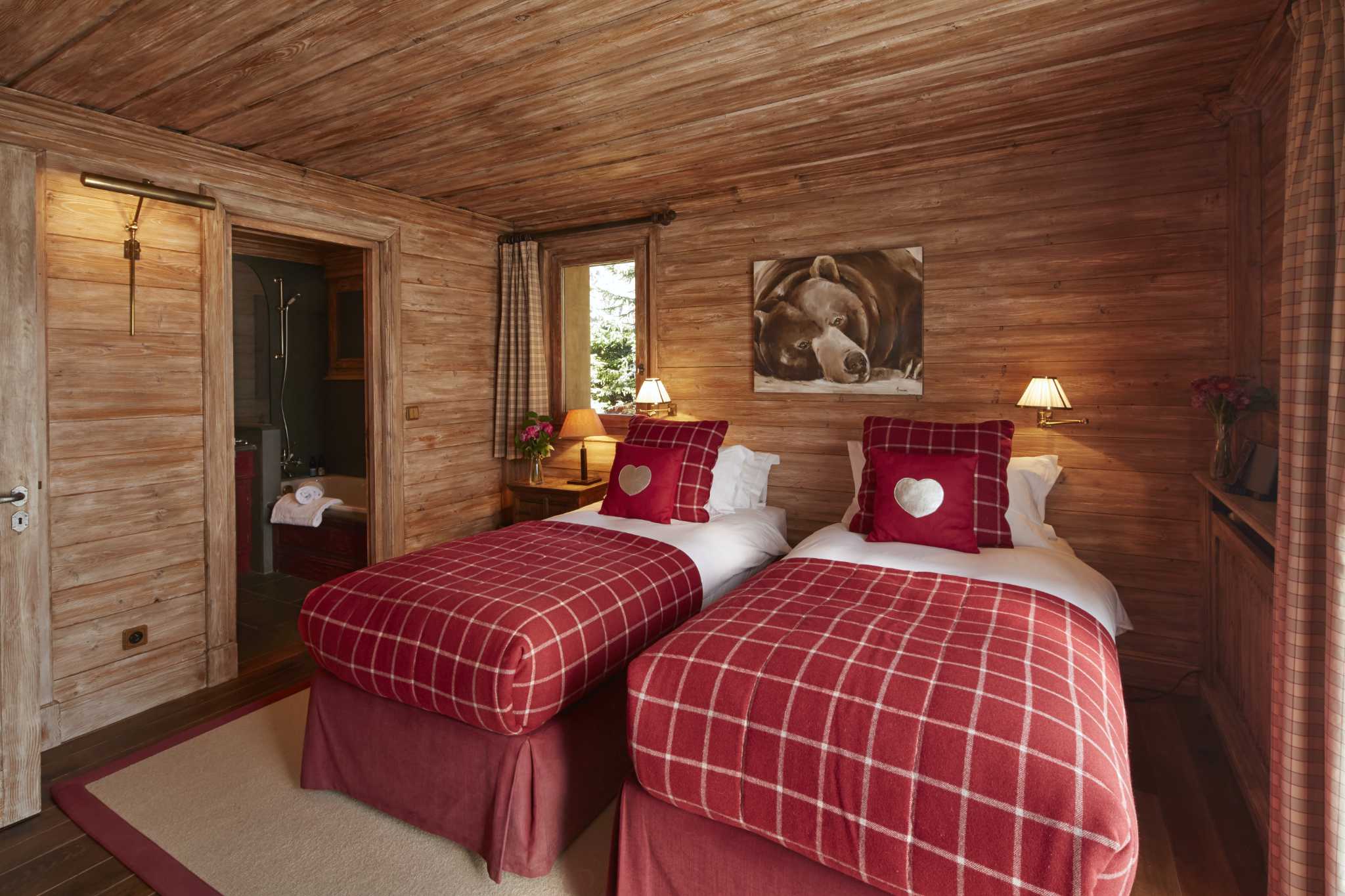 Luxury Ski Chalet Foinsbois Meribel Bedroom 2a
