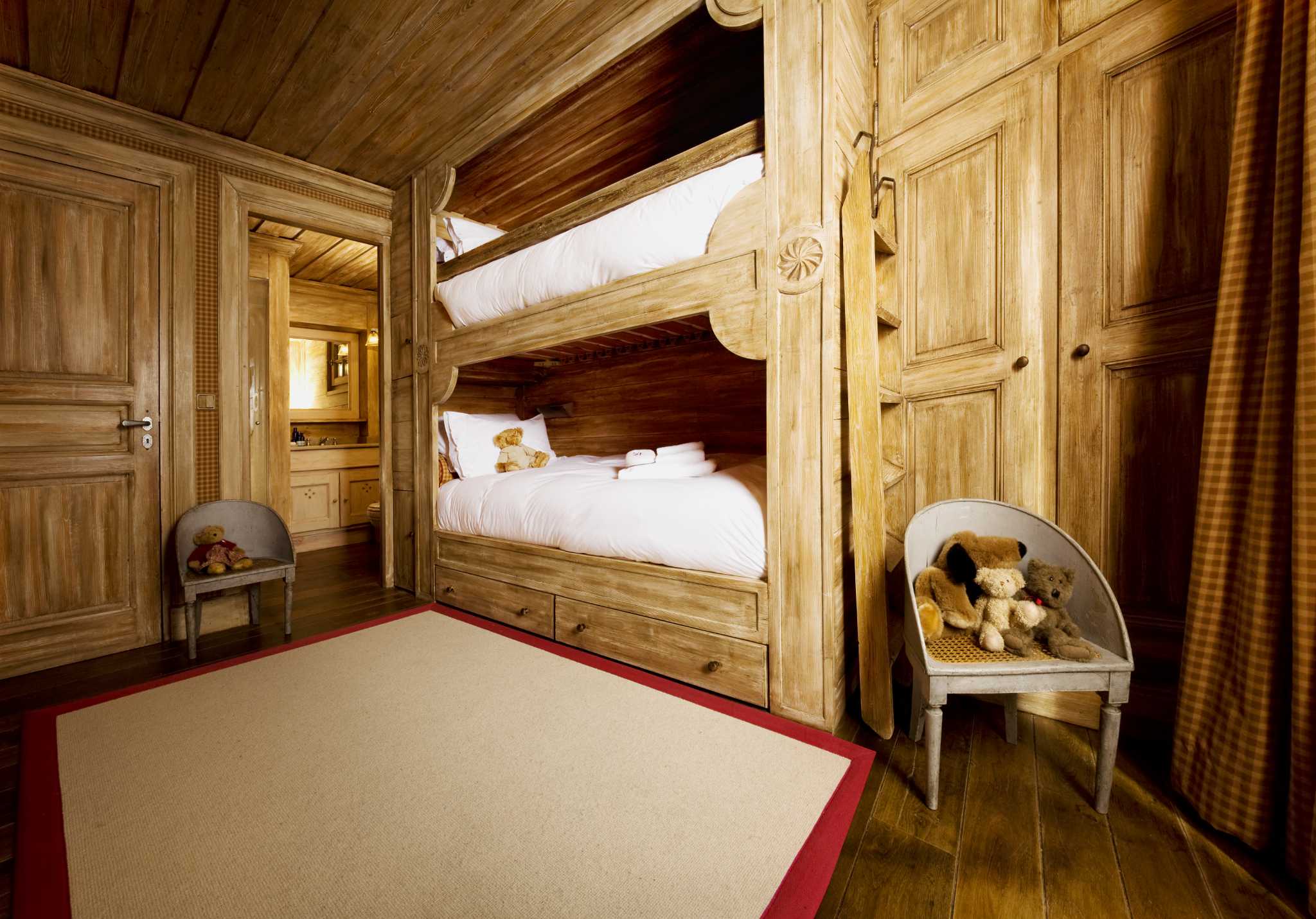 Luxury Ski Chalet Foinsbois Meribel Bedroom 3 A