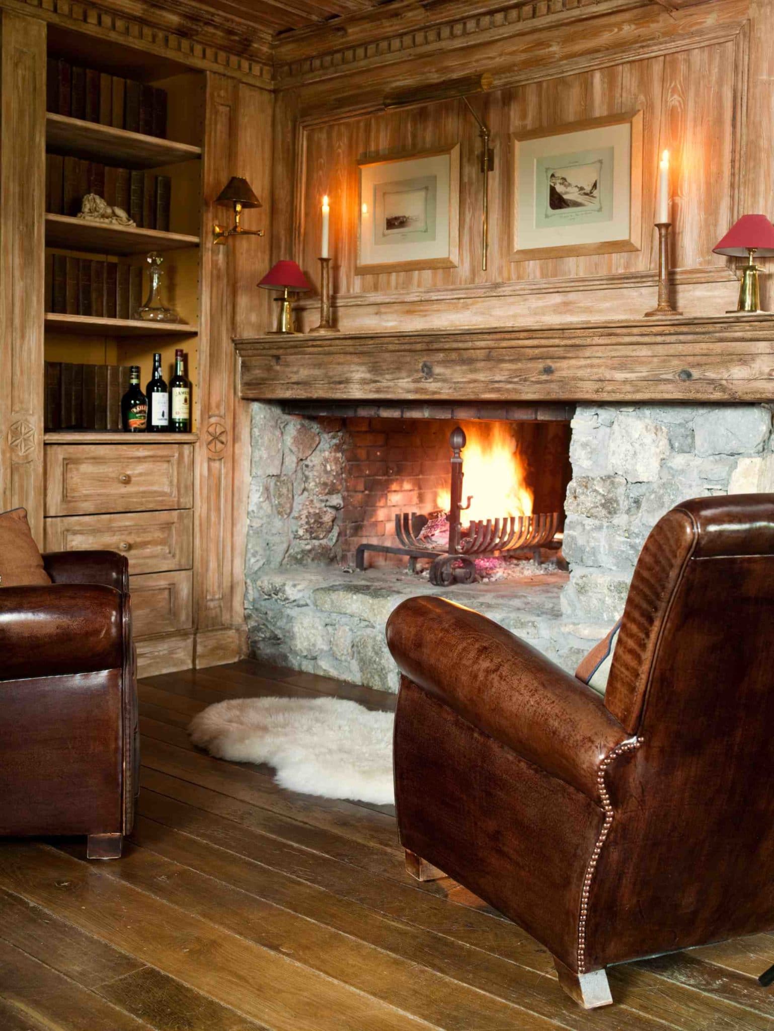 Luxury Ski Chalet Foinsbois Meribel Sitting room fireplace