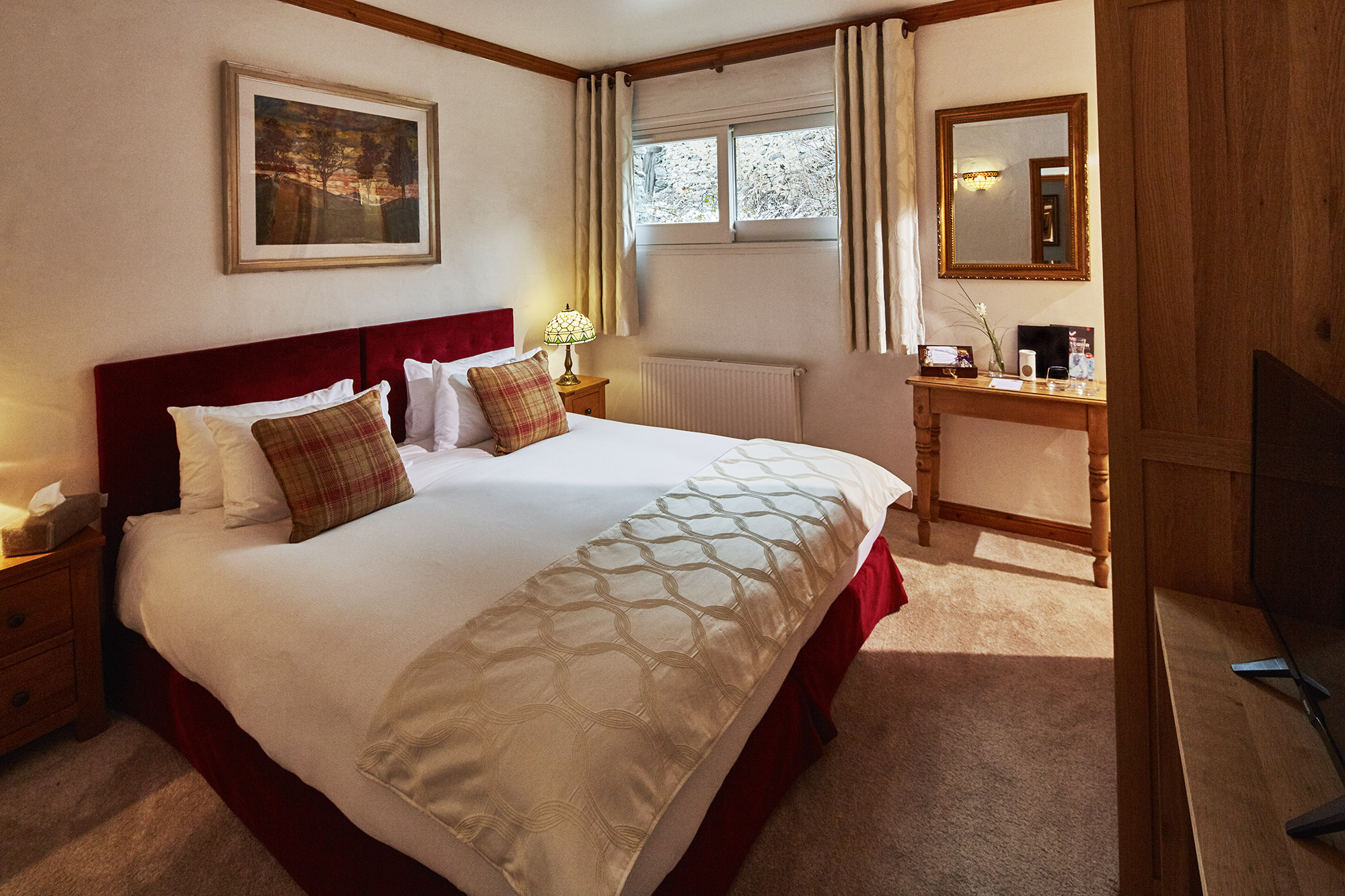 Luxury Ski Chalet Iona Meribel Bedroom 3 light