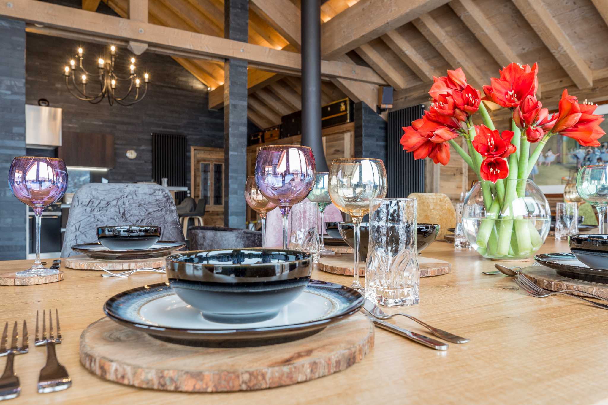 Luxury Ski Chalet Iona Meribel dining close
