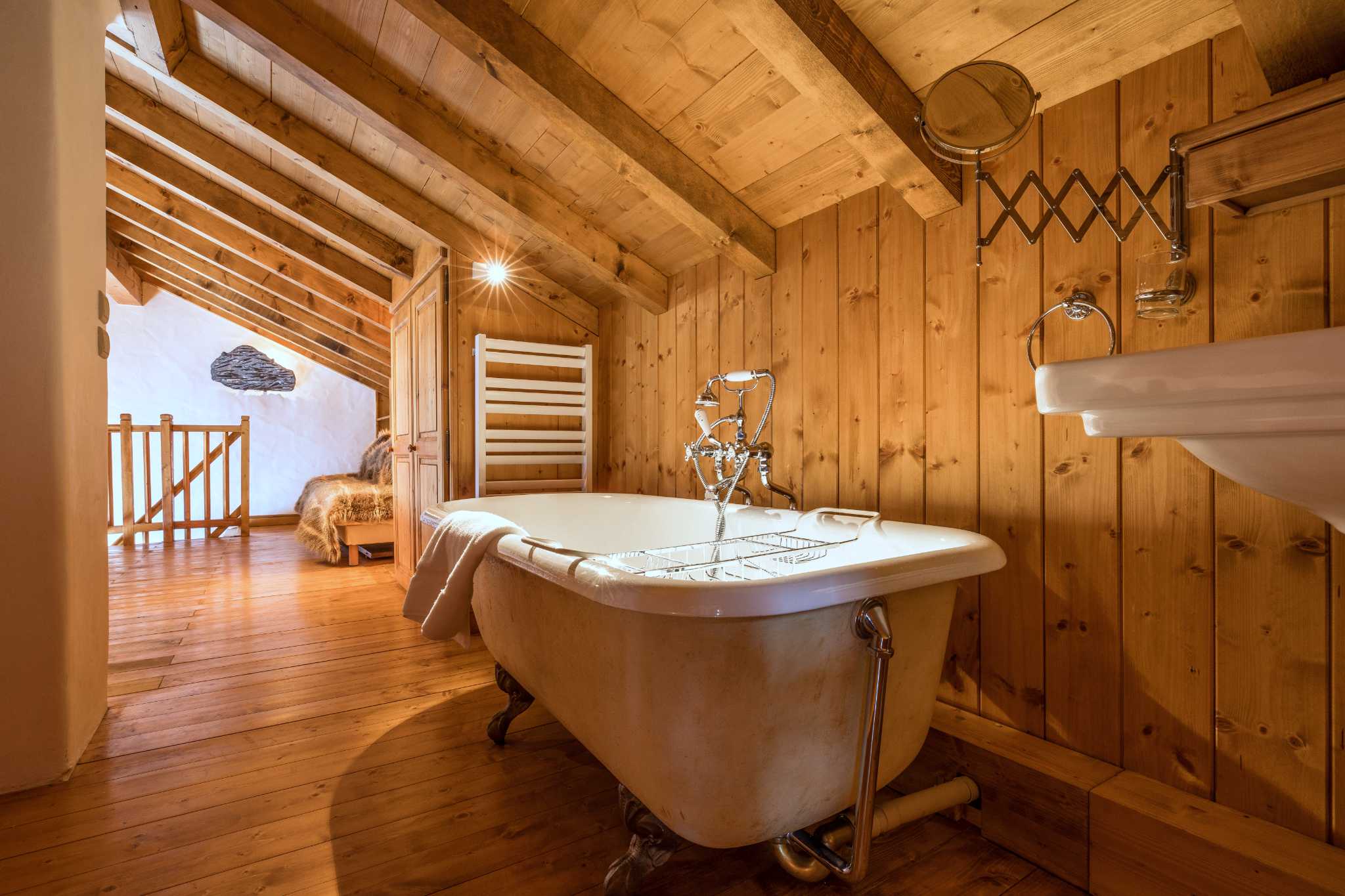 Luxury Ski Chalet Iona Meribel india bath