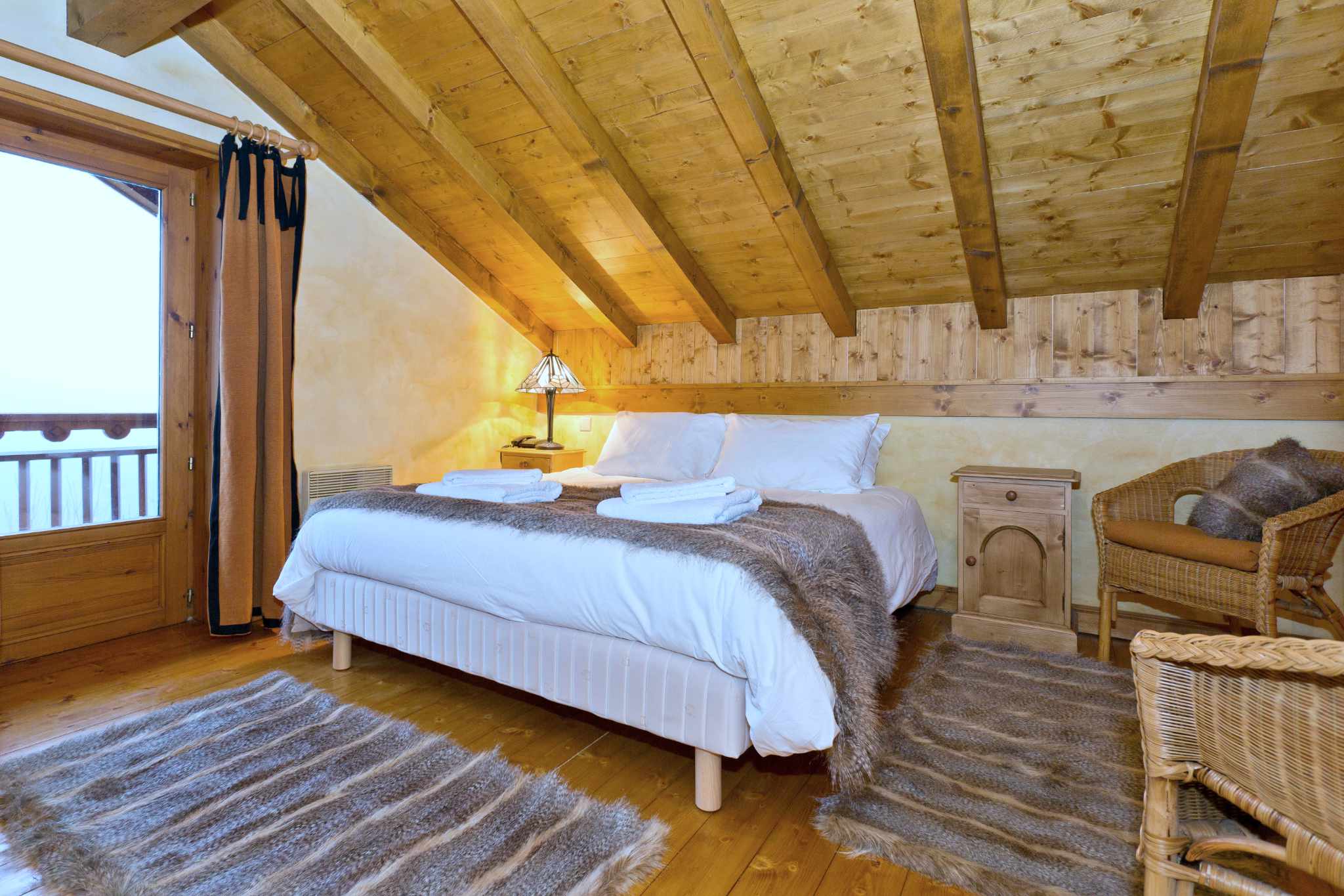 Luxury Ski Chalet Iona Meribel india bedroom