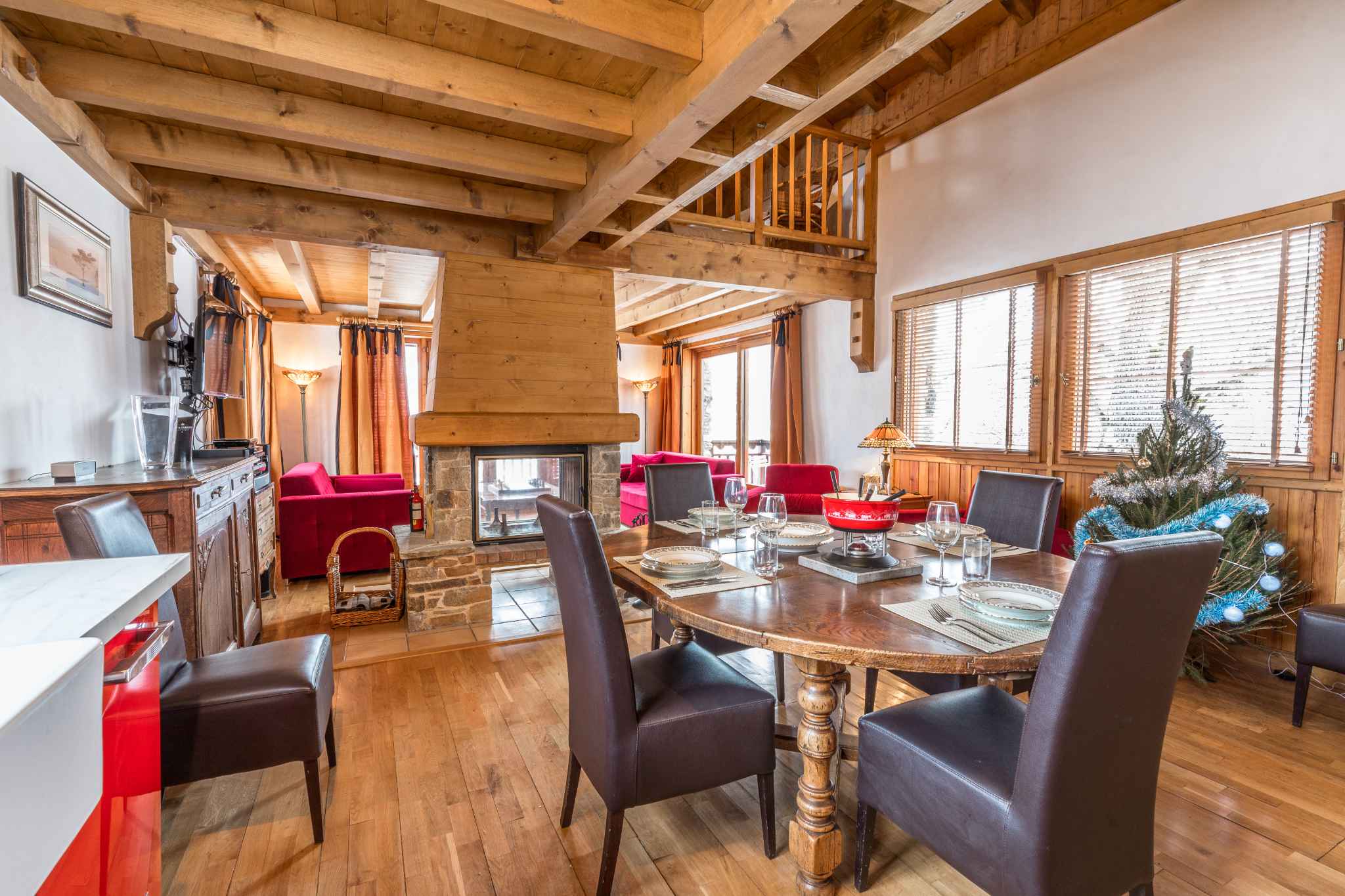 Luxury Ski Chalet Iona Meribel india interior wide