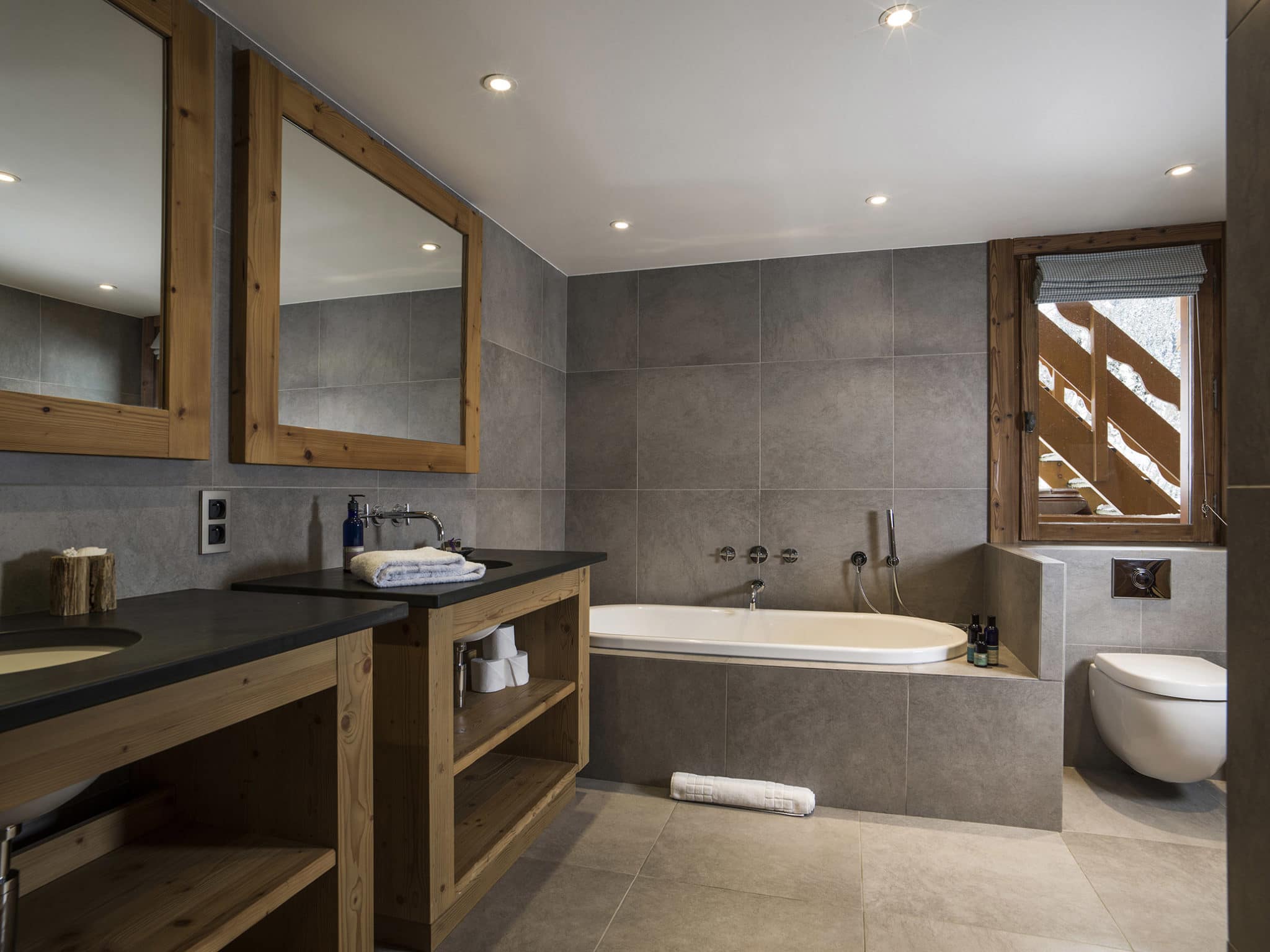 Luxury Ski Chalet Lapin Blanc Meribel Bathroom 4 LapinBlanc21Web