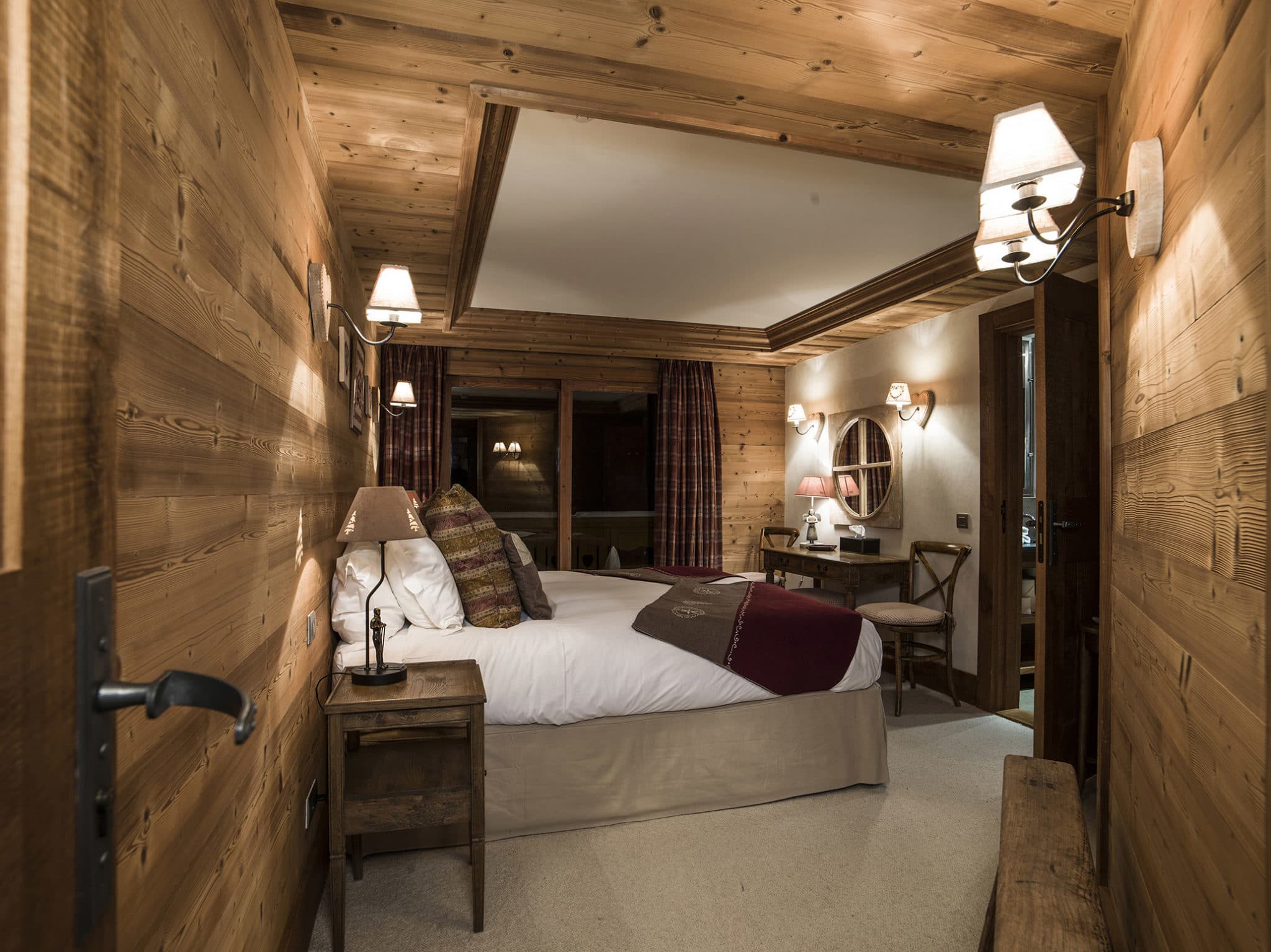 Luxury Ski Chalet Lapin Blanc Meribel Bedroom 2 LapinBlanc39Web