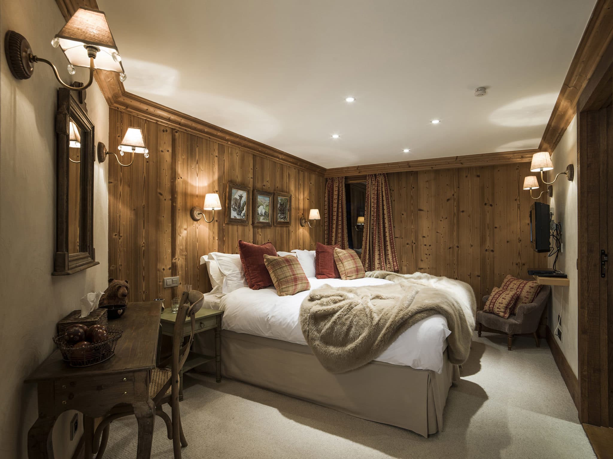 Luxury Ski Chalet Lapin Blanc Meribel Bedroom 5 LapinBlanc36Web