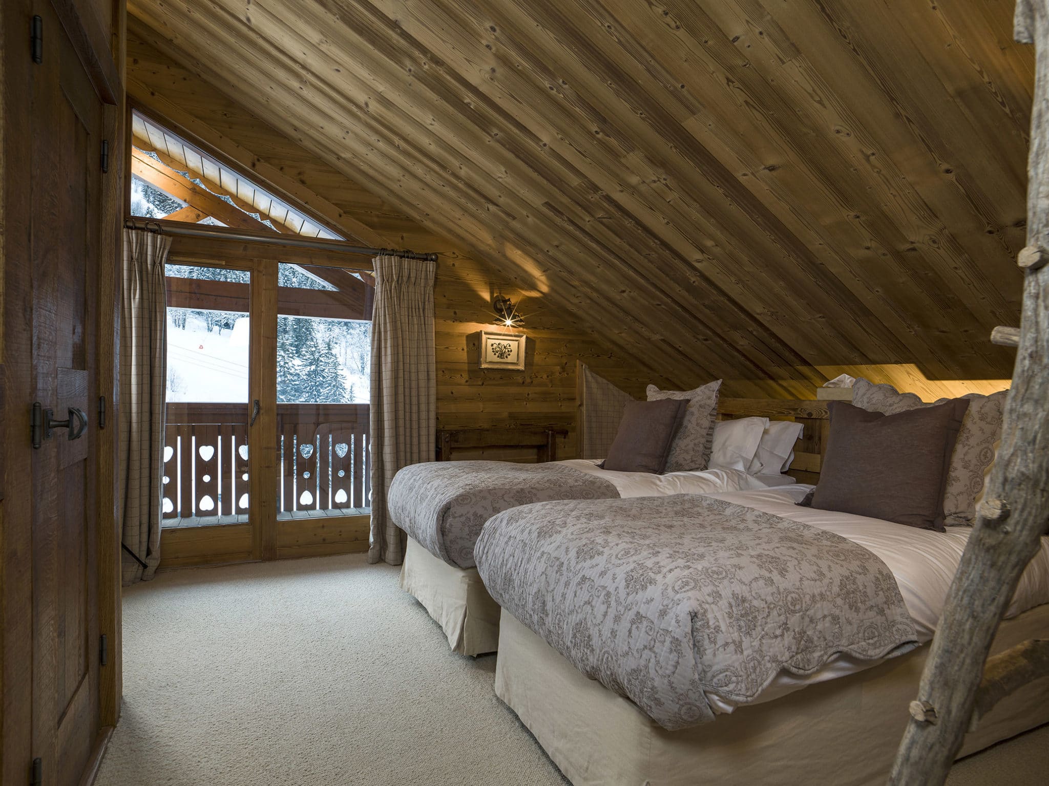 Luxury Ski Chalet Lapin Blanc Meribel Bedroom 7 LapinBlanc30Web