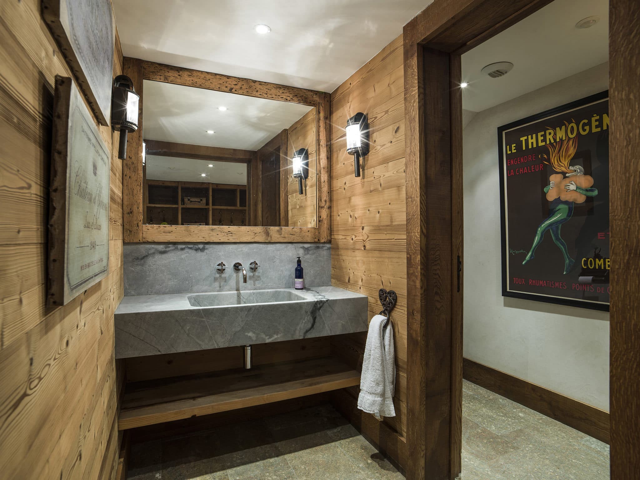 Luxury Ski Chalet Lapin Blanc Meribel Entrance LapinBlanc44Web