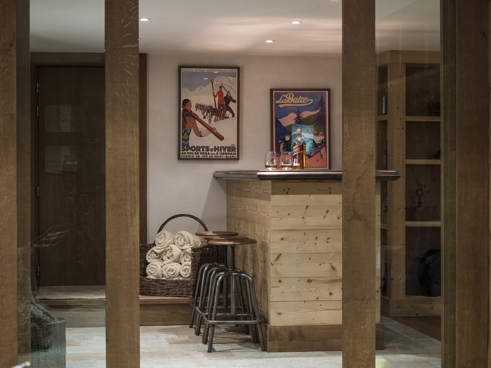 Luxury Ski Chalet Lapin Blanc Meribel TV room LapinBlanc03Web