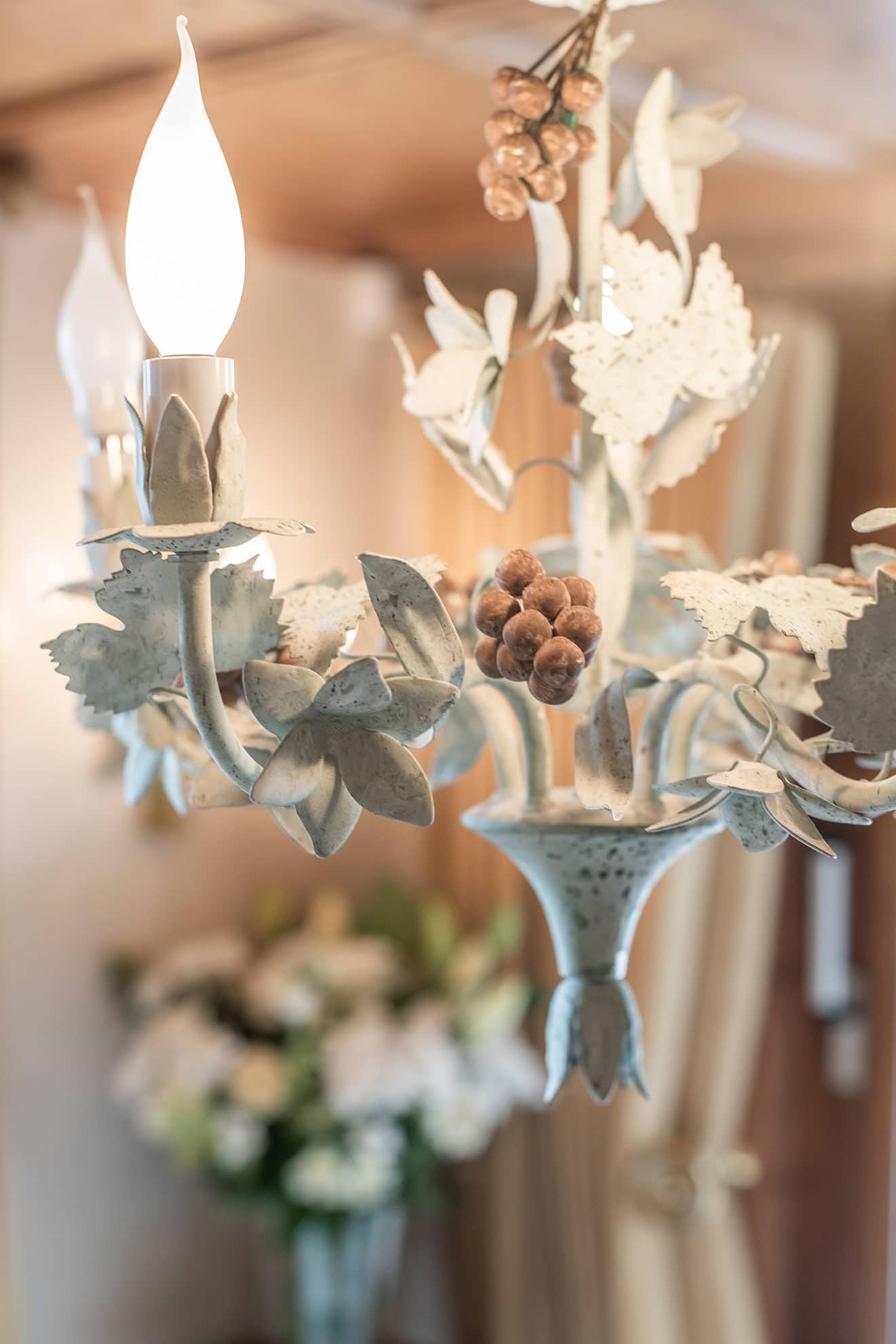 Luxury Ski Chalet Margaux Courchevel Detail chandelier