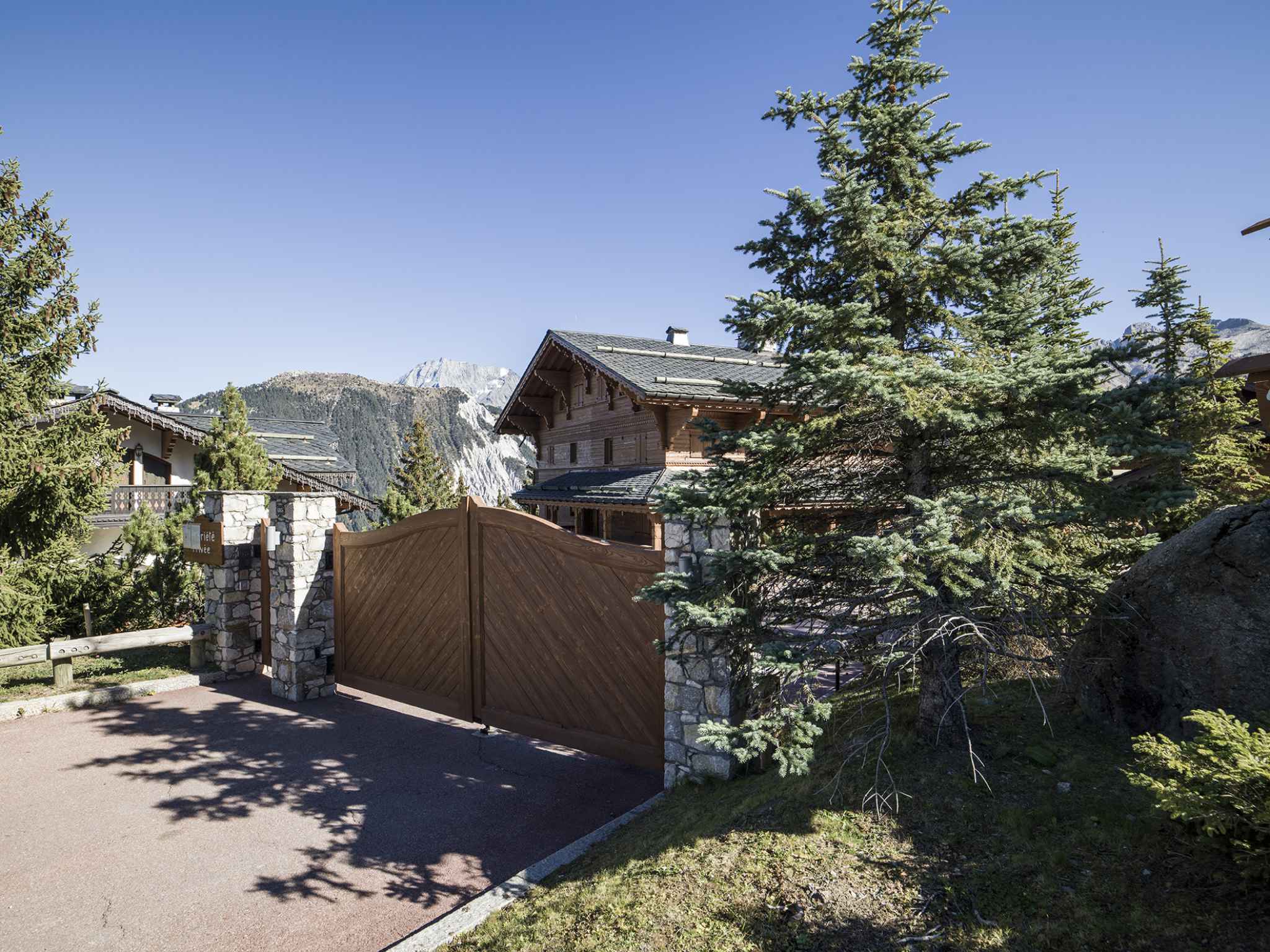 Luxury Ski Chalet Margaux Courchevel Exterior 3