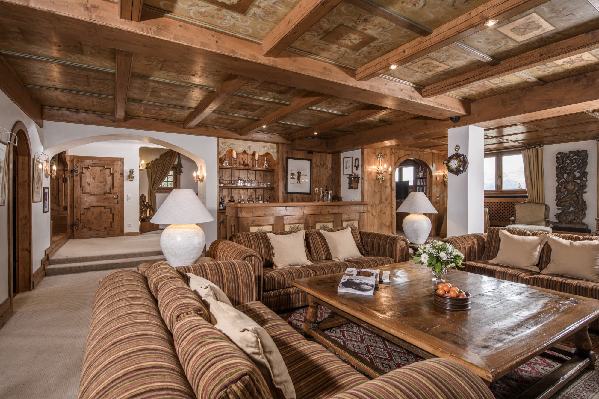 Luxury Ski Chalet Margaux Courchevel Sitting room a