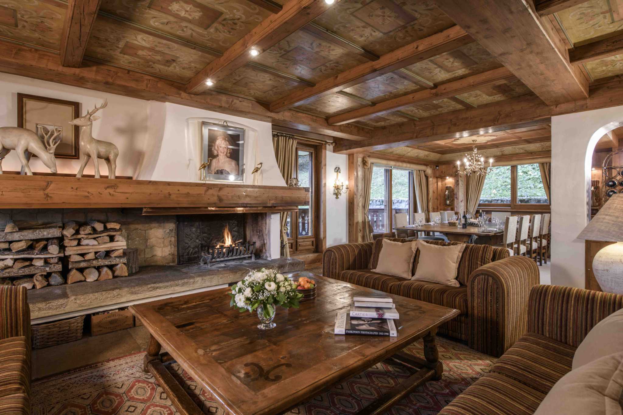 Luxury Ski Chalet Margaux Courchevel Sitting room e