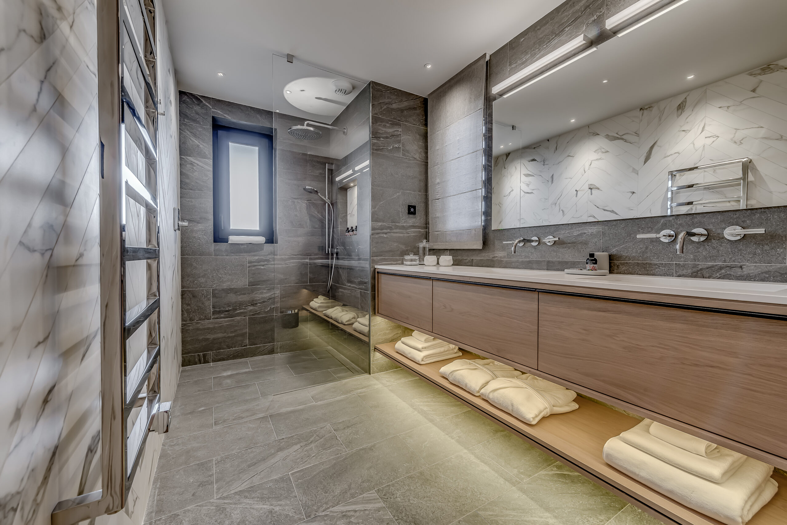 Chalet Bacchus, Courchevel 1850 Bedroom 2 Ensuite
