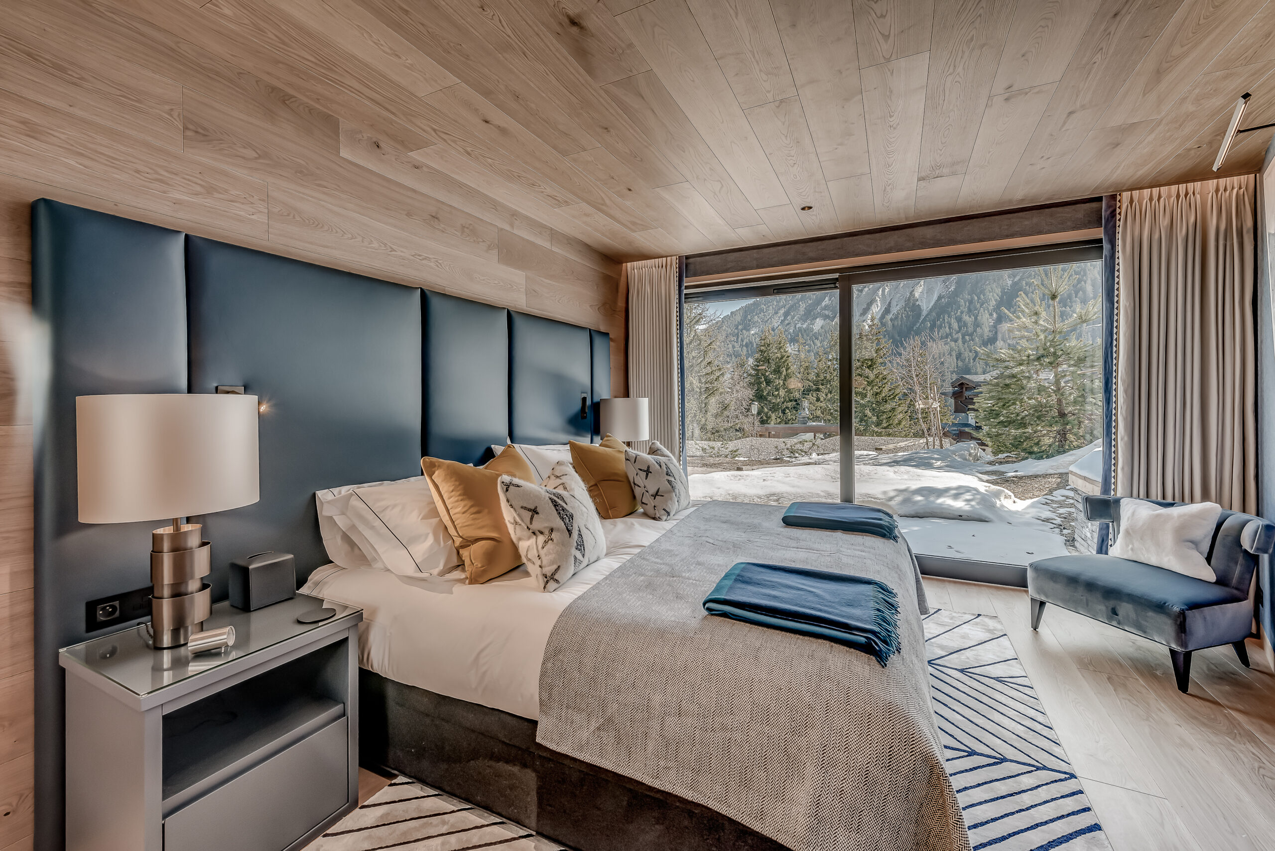 Chalet Bacchus, Courchevel 1850 Bedroom 3