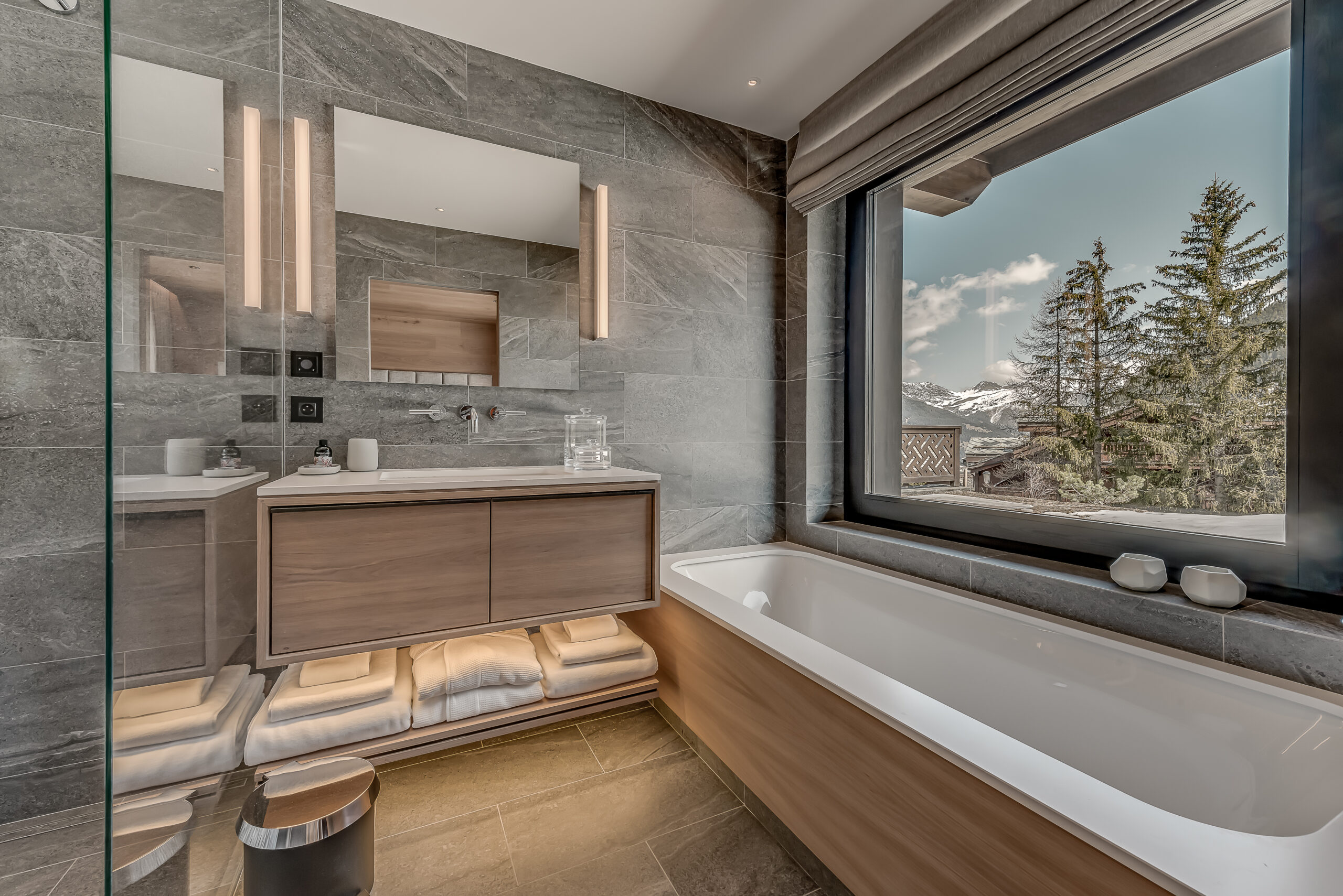 Chalet Bacchus, Courchevel 1850 Bedroom 5 Ensuite