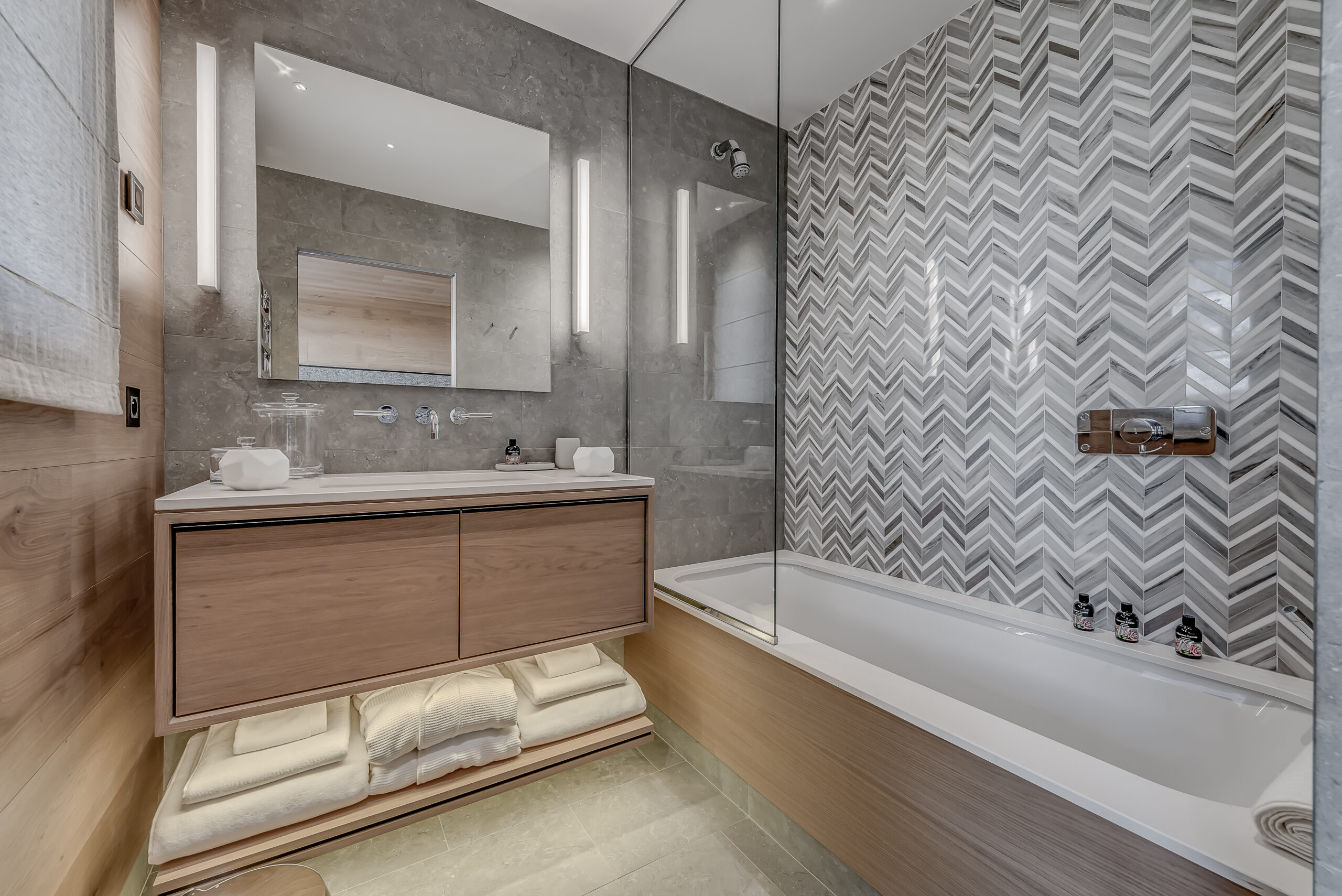 Chalet Bacchus, Courchevel 1850 Bedroom 6 Ensuite