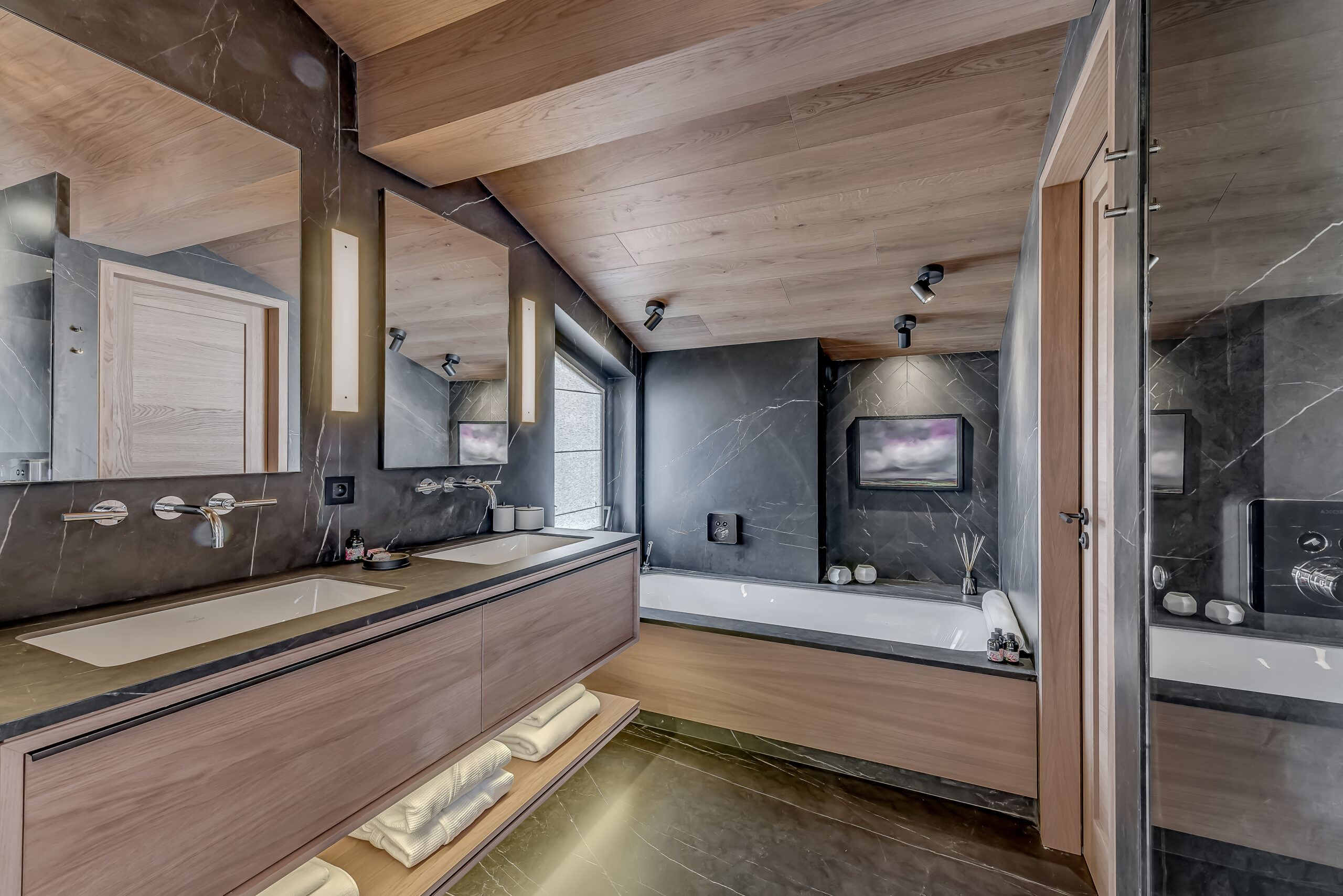Chalet Bacchus, Courchevel 1850 Bedroom 7 Ensuite