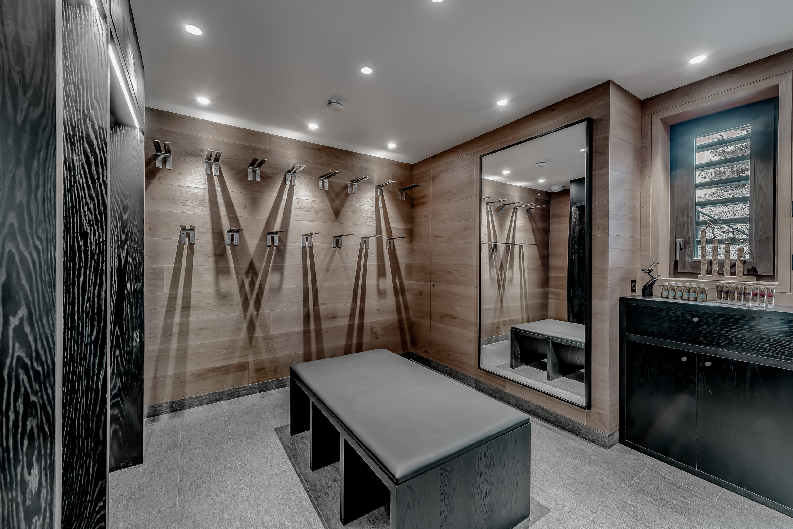 Chalet Bacchus, Courchevel 1850 Boot Room