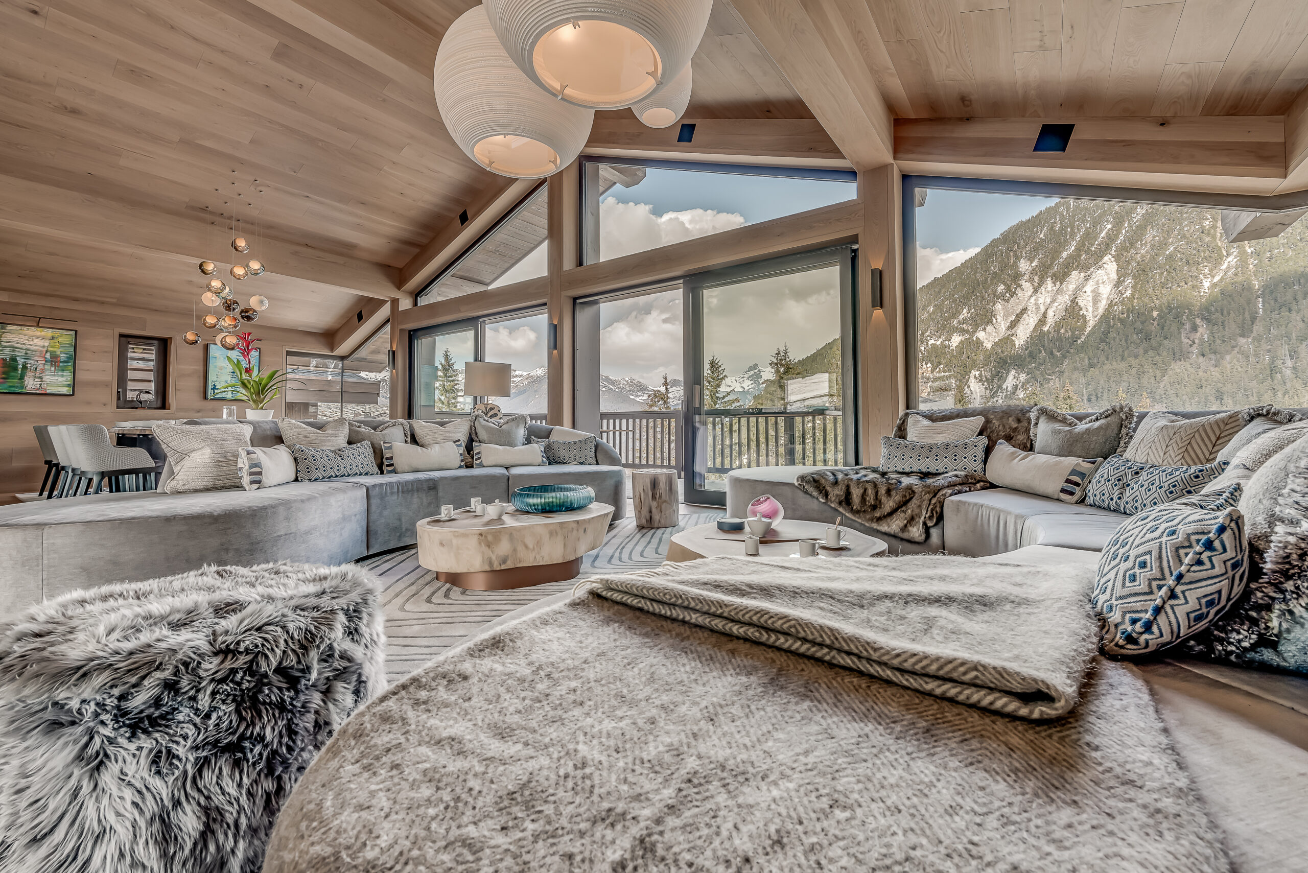 Chalet Bacchus, Courchevel 1850 Living Room 3