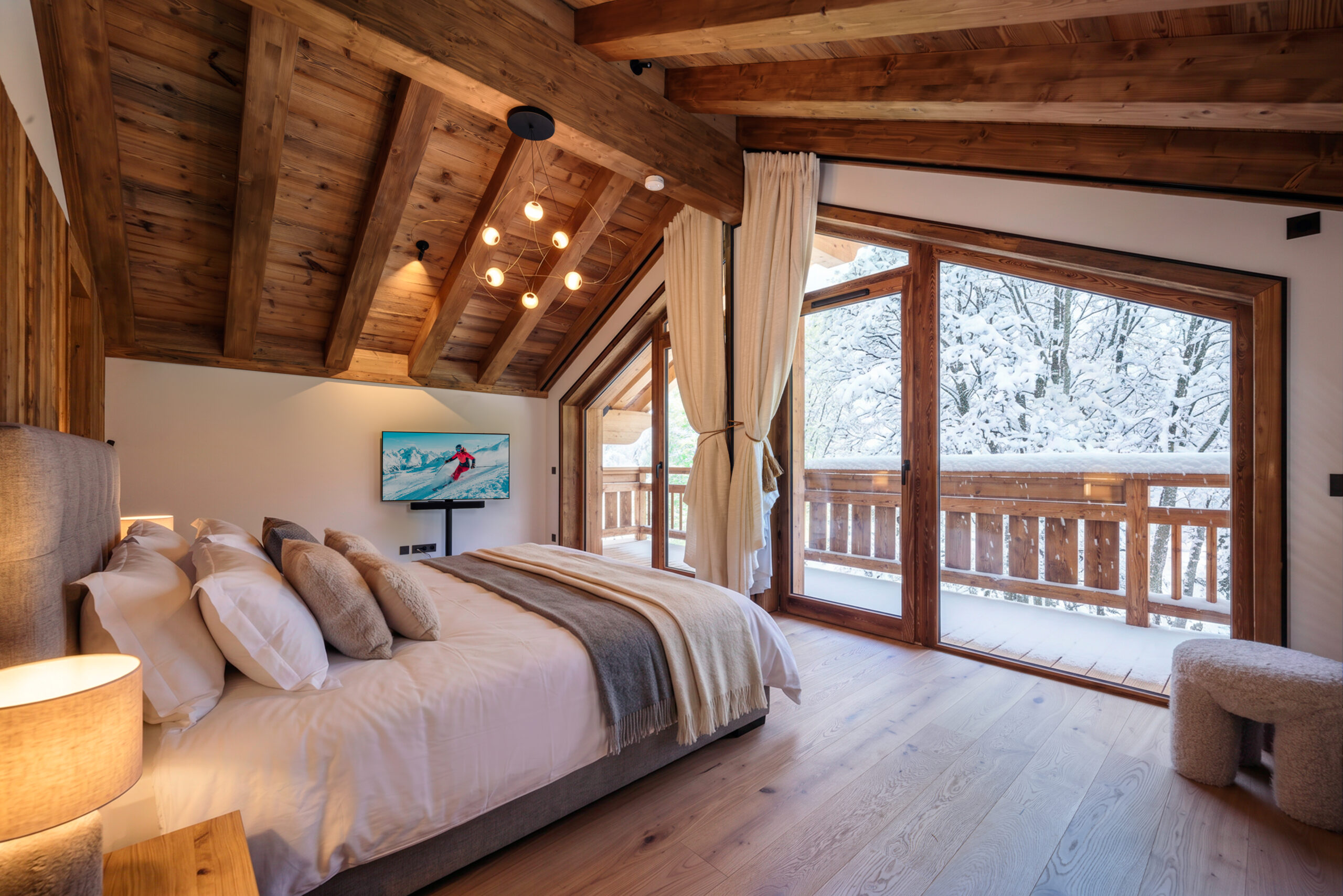Luxury Chalet Pierre Meribel bedroom master