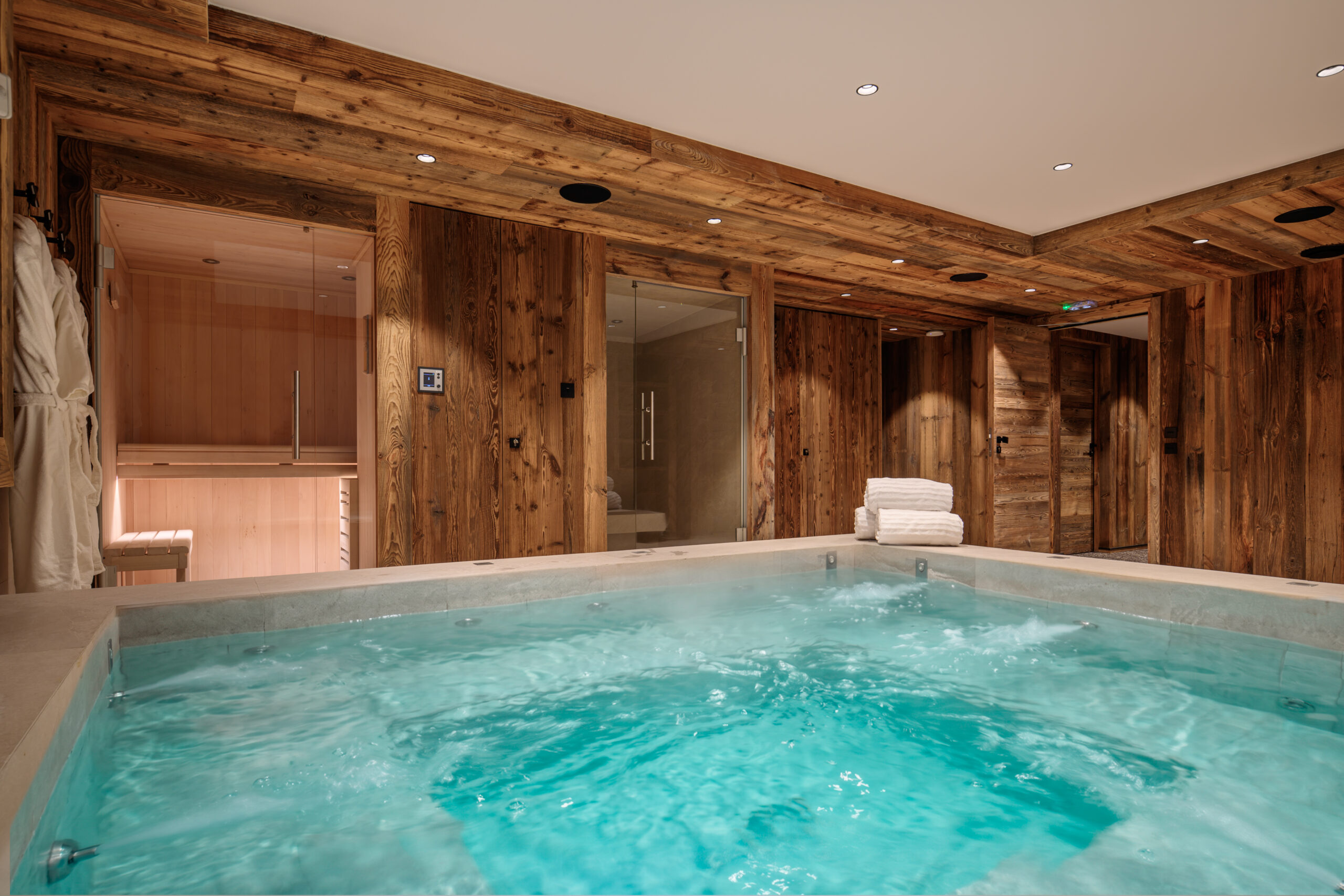 Luxury Chalet Pierre Meribel spa