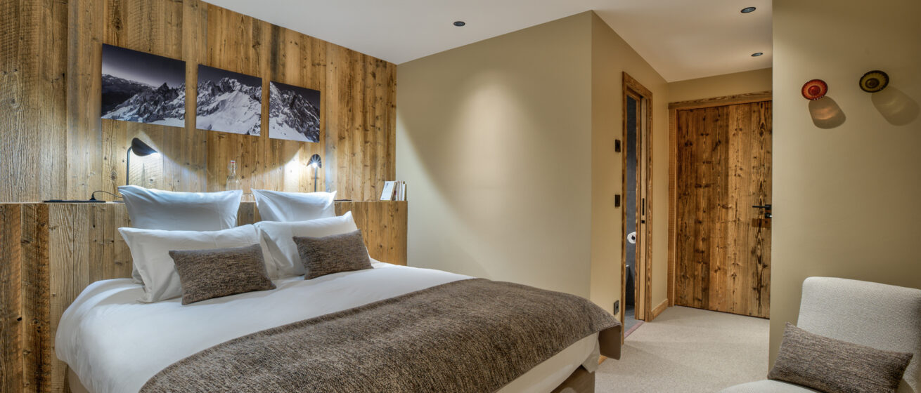 Luxury Chalet Bergeronnette Meribel Guest Room 01