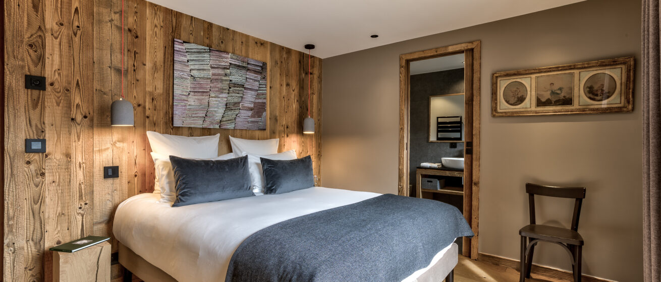 Luxury Chalet Bergeronnette Meribel Guest Room 03