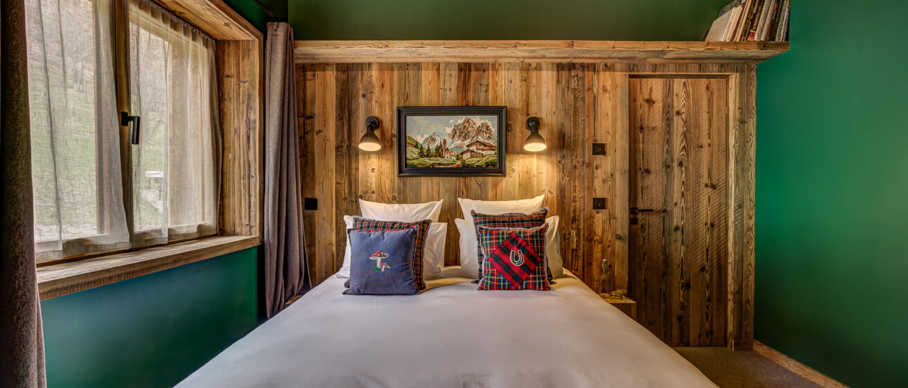 Luxury Chalet Bergeronnette Meribel Guest Room 07