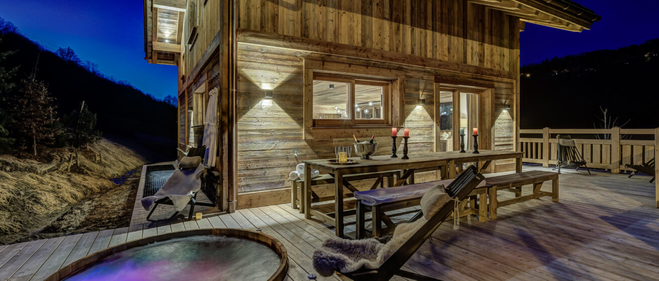 Luxury Chalet Bergeronnette Meribel Outdoor Hot Tub