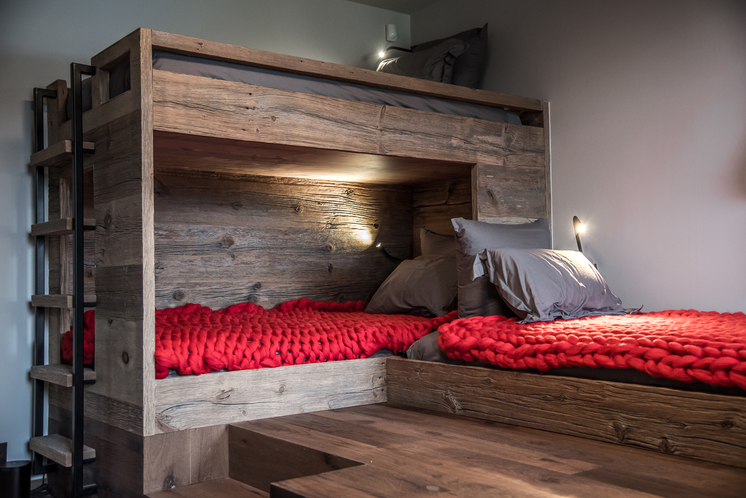 Luxury Chalet Himalaya Meribel MasteruestSuite02 Ensuite