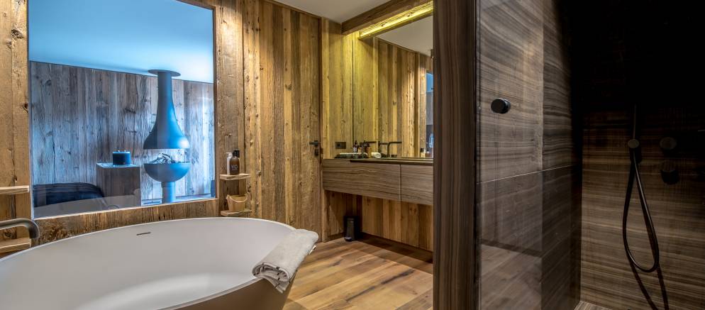 Luxury Chalet Himalaya Meribel Spa Pol loungers