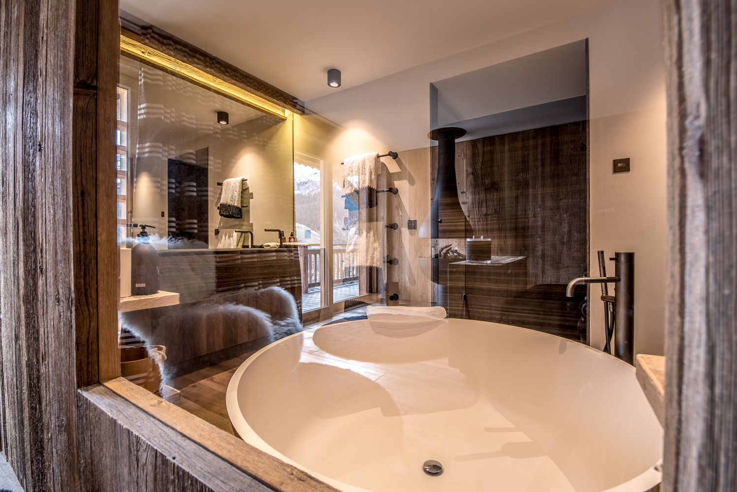Luxury Chalet Himalaya Meribel exterir front snow