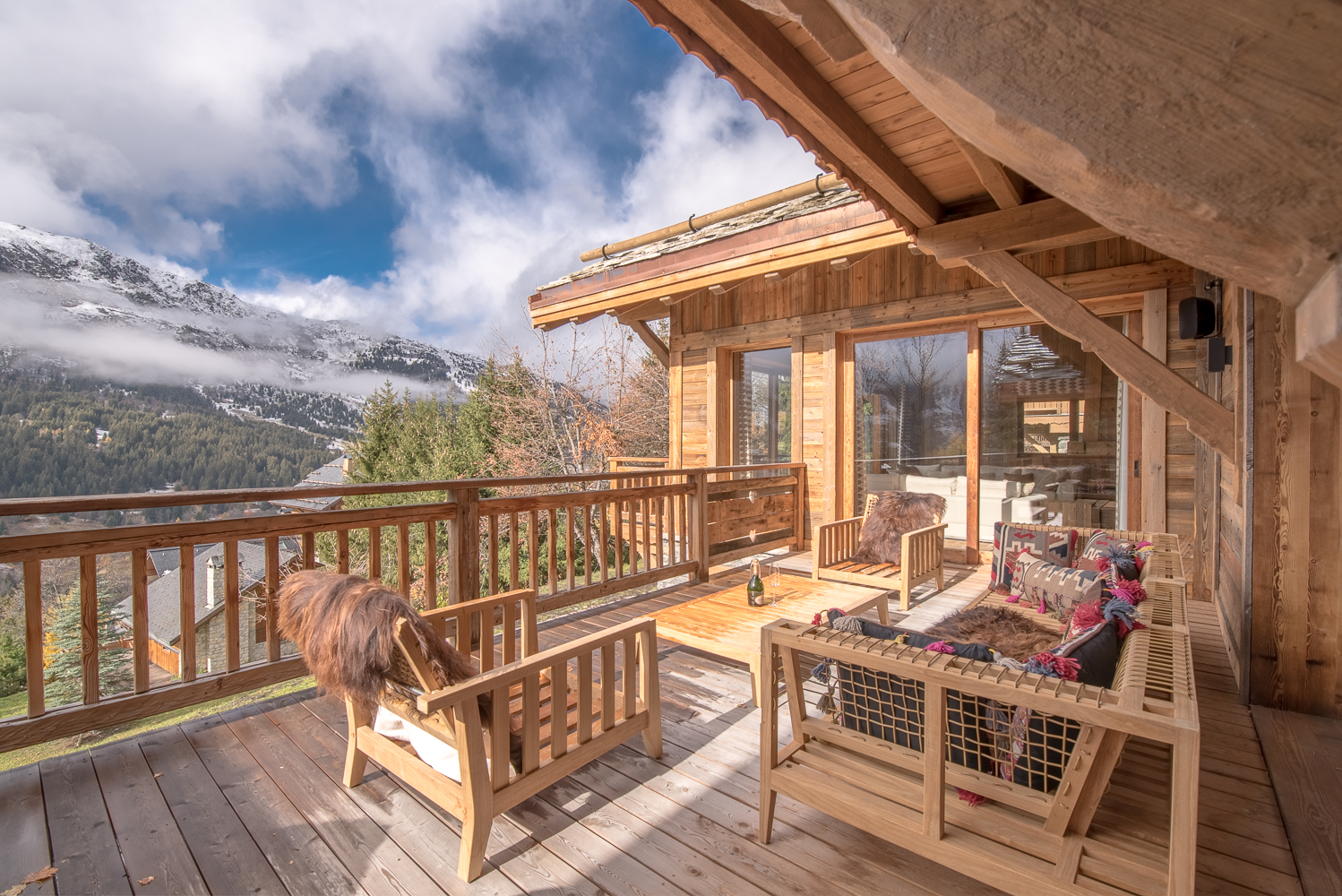 Luxury Chalet Himalaya Meribel livingcorner area