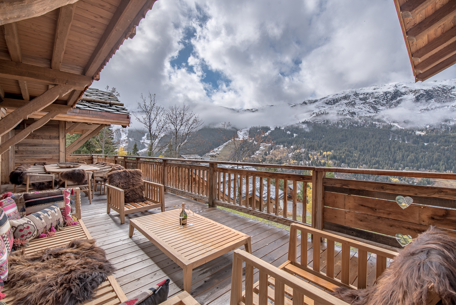 Luxury Chalet Himalaya Meribel livingoom