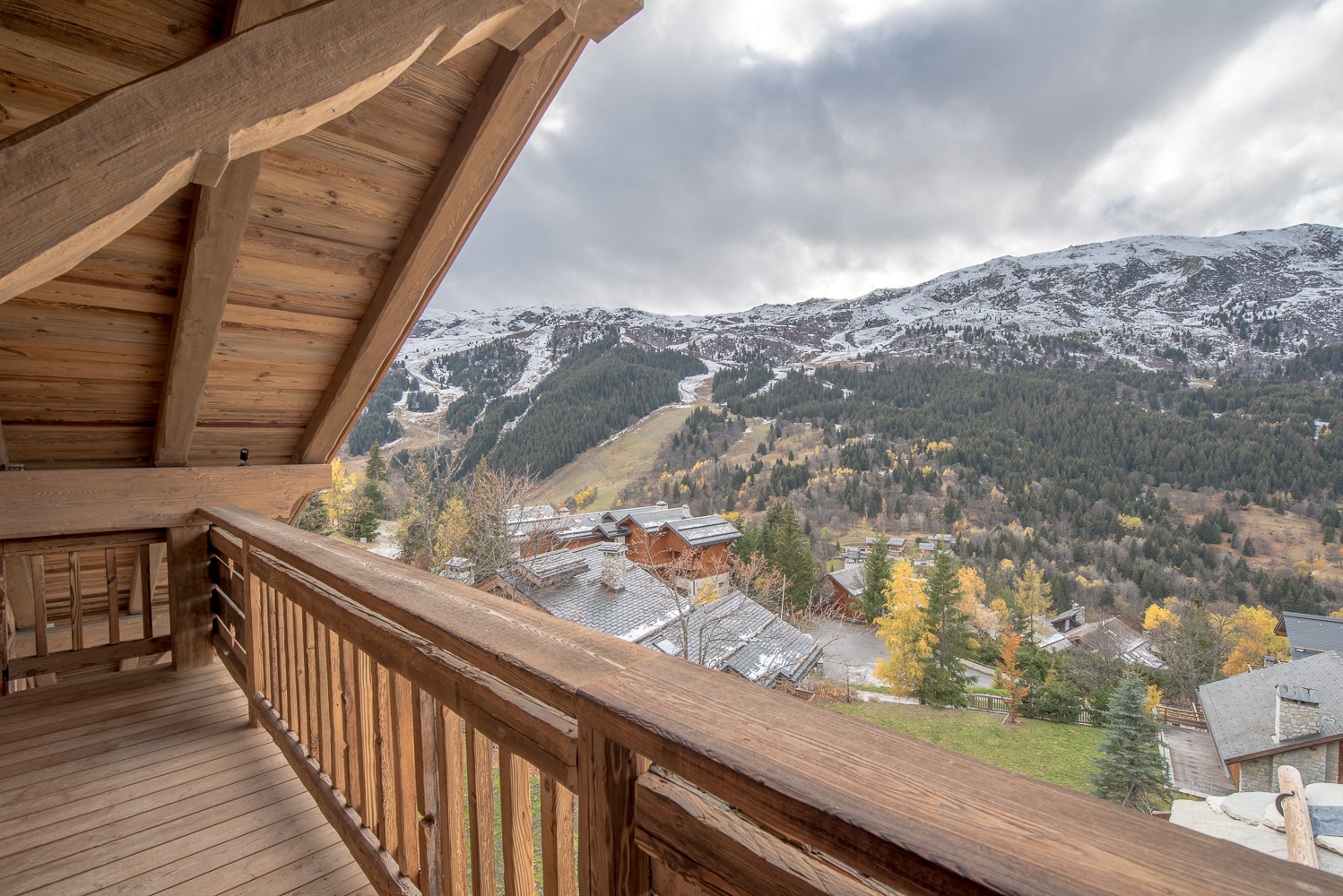 Luxury Chalet Himalaya Meribel livingoom2