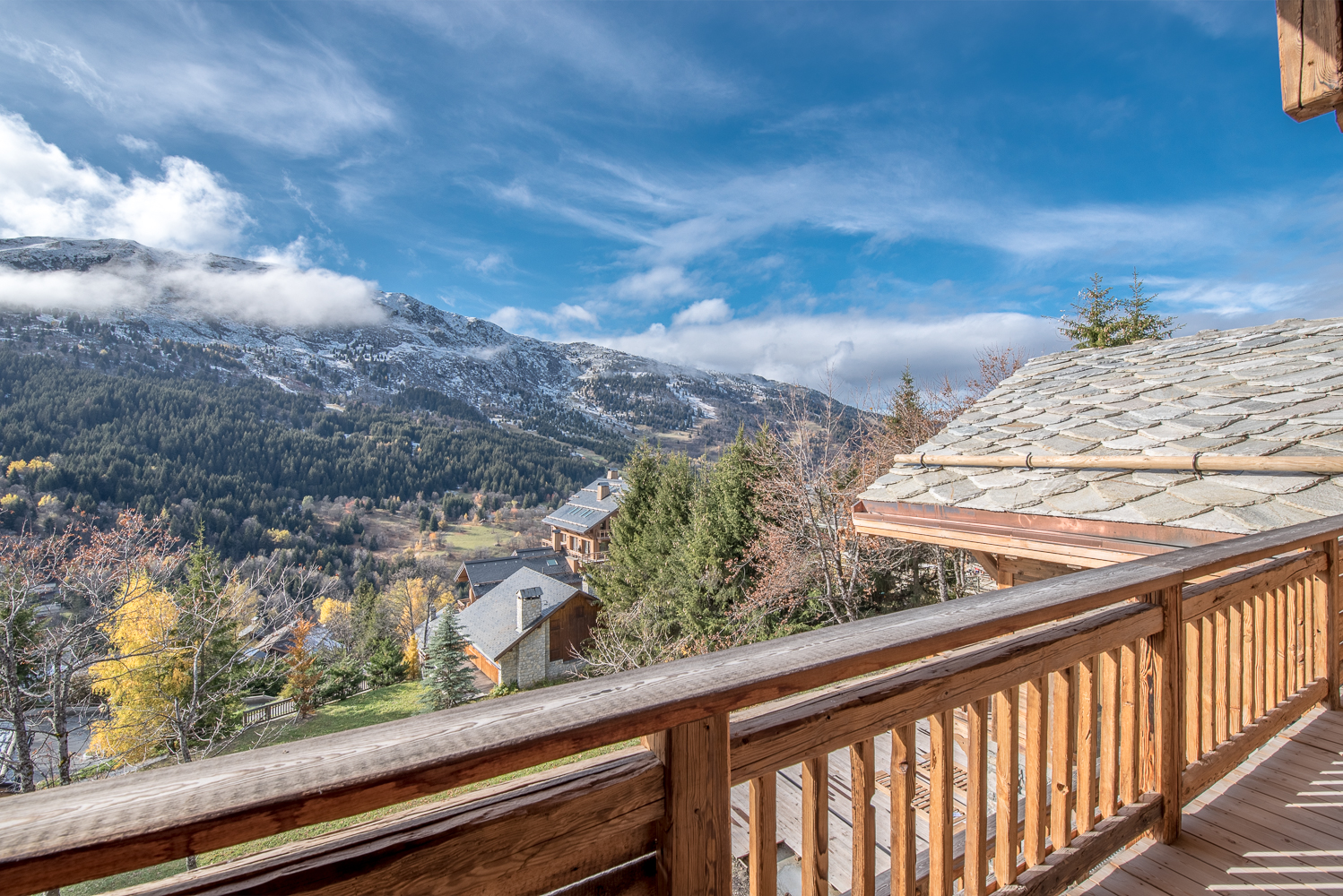 Luxury Chalet Himalaya Meribel livingroom4
