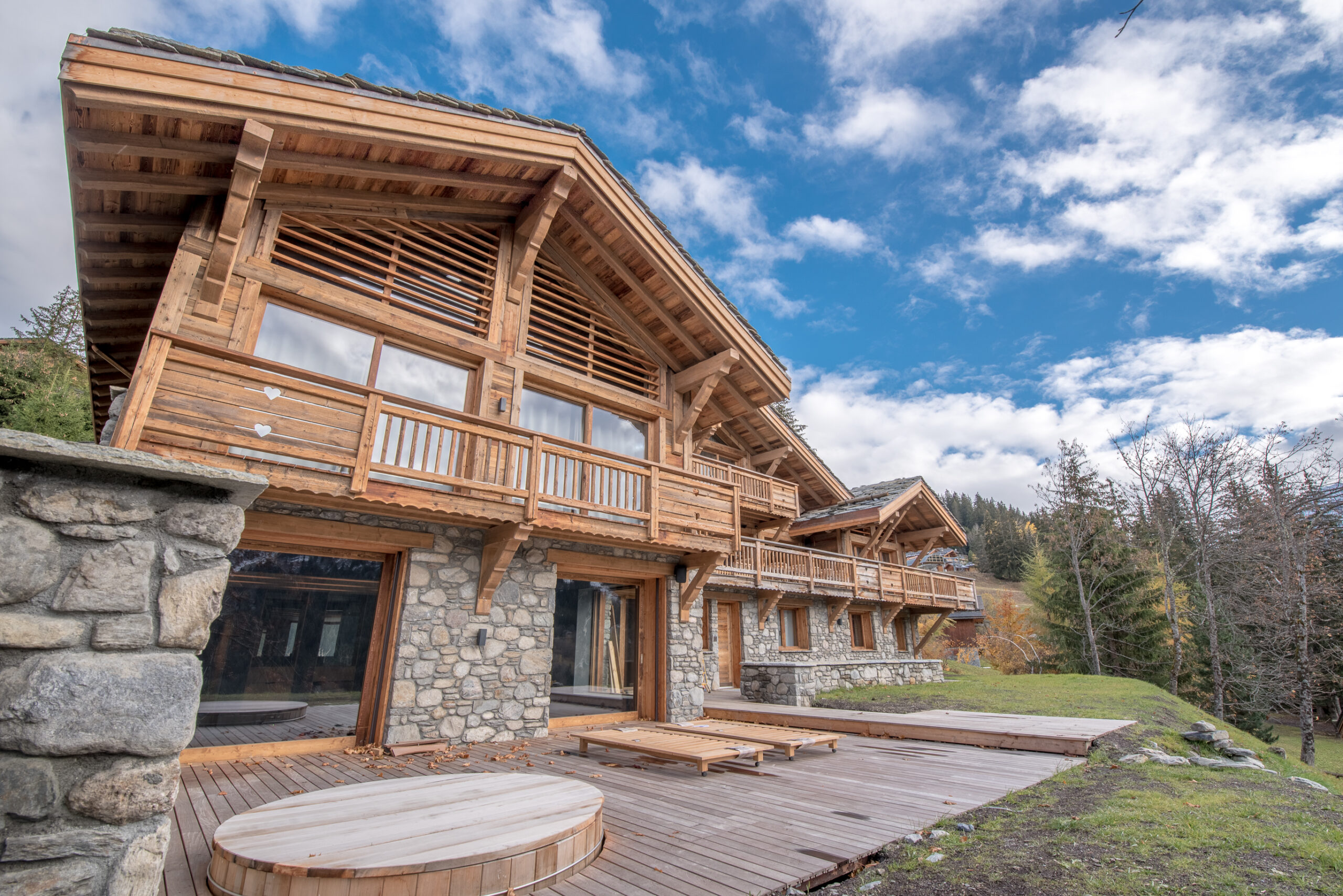 Luxury Chalet Himalaya Meribel livingroom5 fireplace