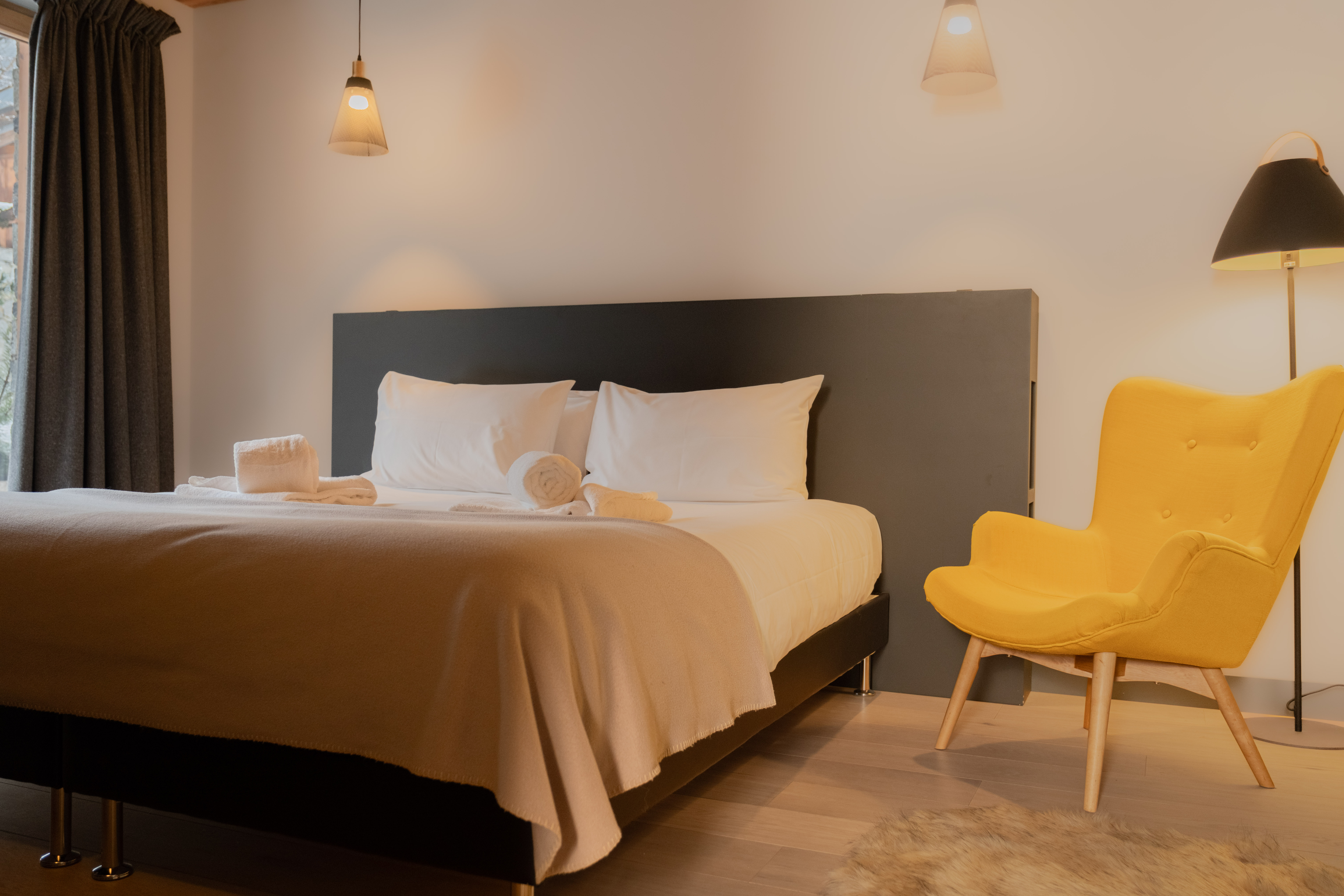 Luxury Ski Chalet Caro Meribel Guest Room 02