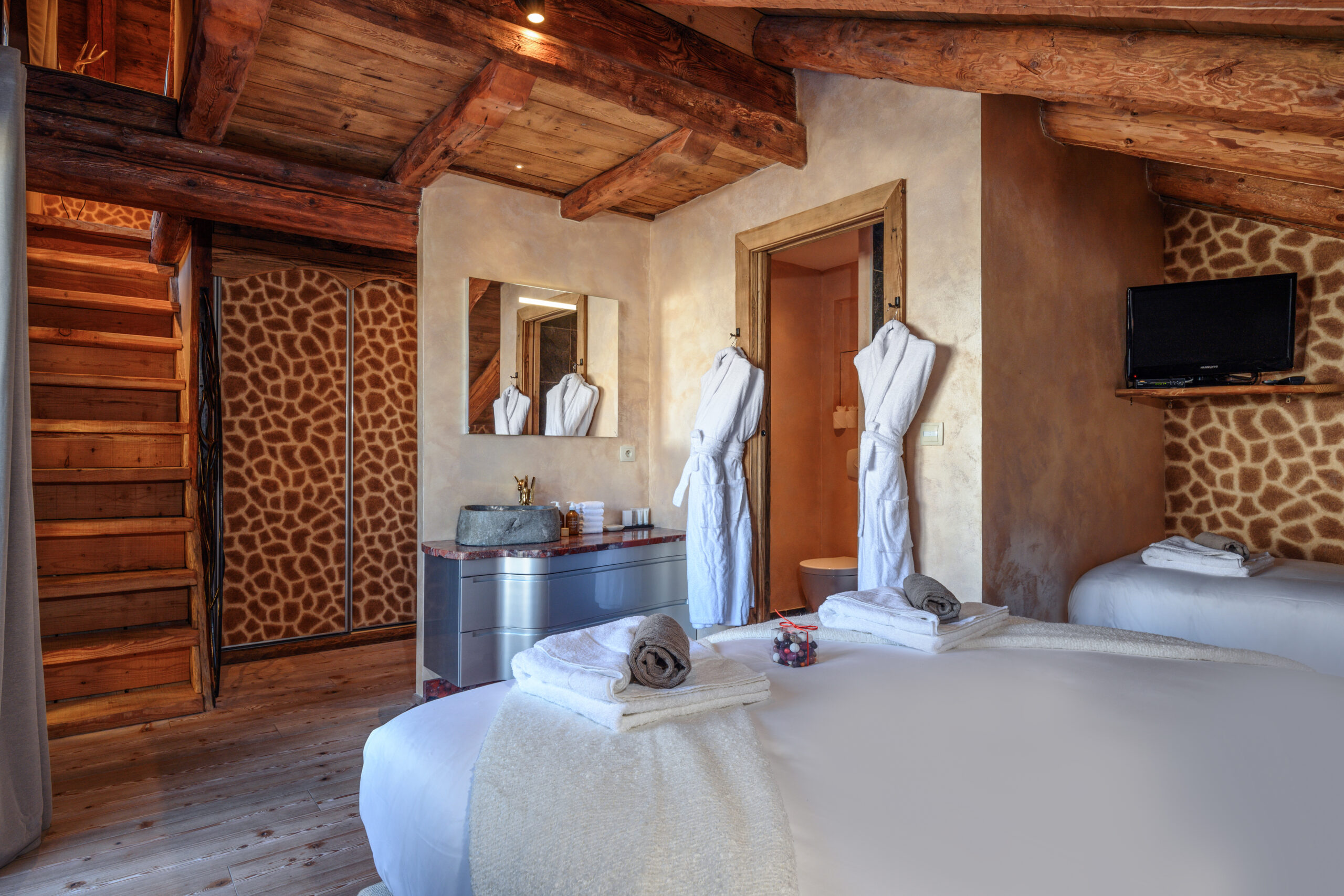 Luxury Ski Chalet Cheval Blanc Meribel Bedroom 4