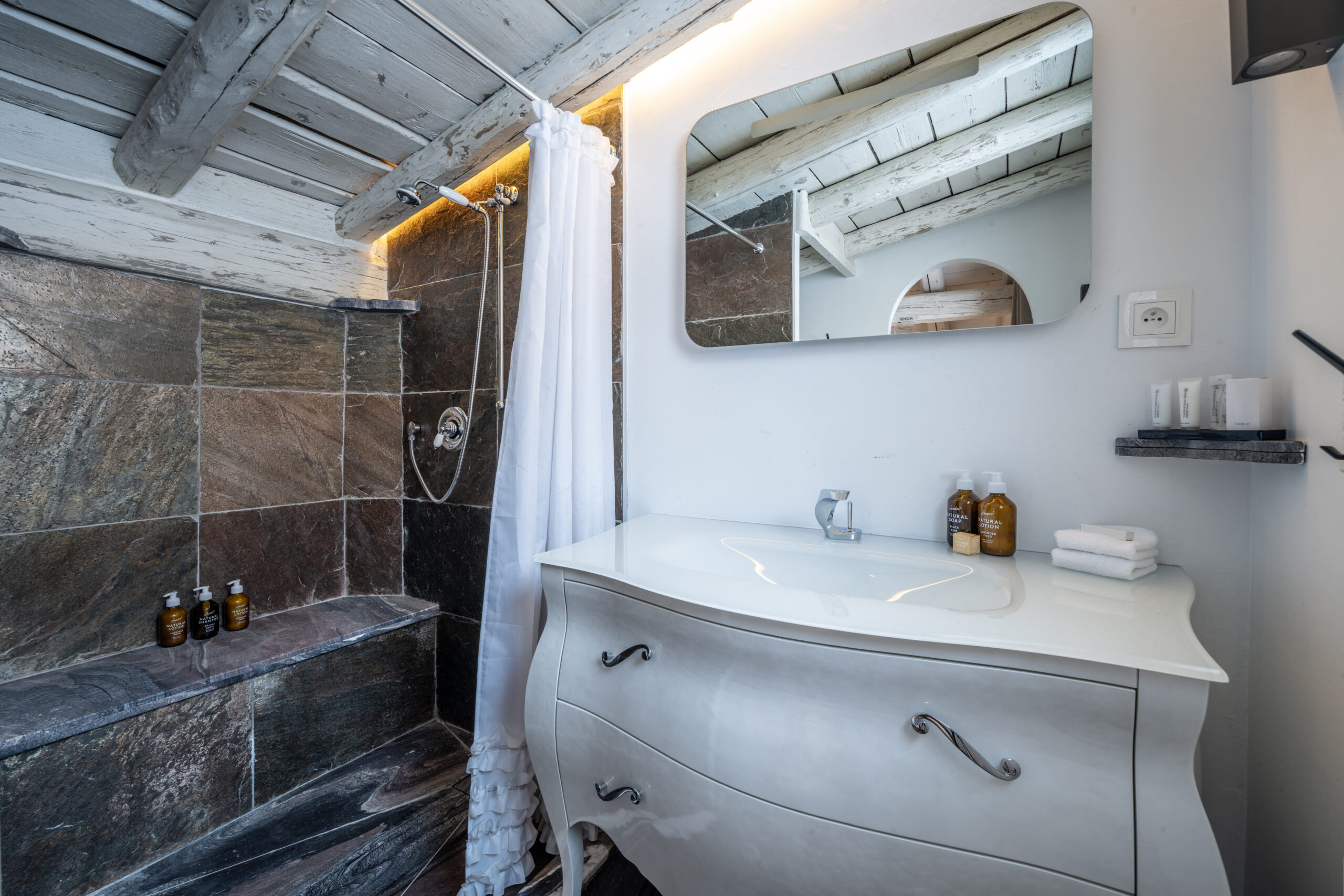 Luxury Ski Chalet Cheval Blanc Meribel Ensuite Example
