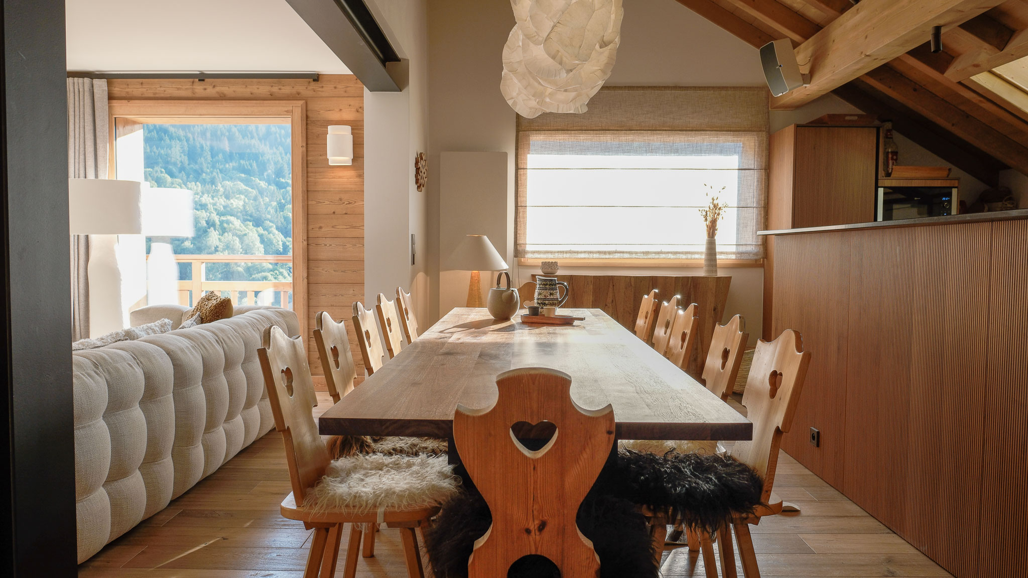 Luxury Ski Chalet Etoile des neige Meribel Dining 02